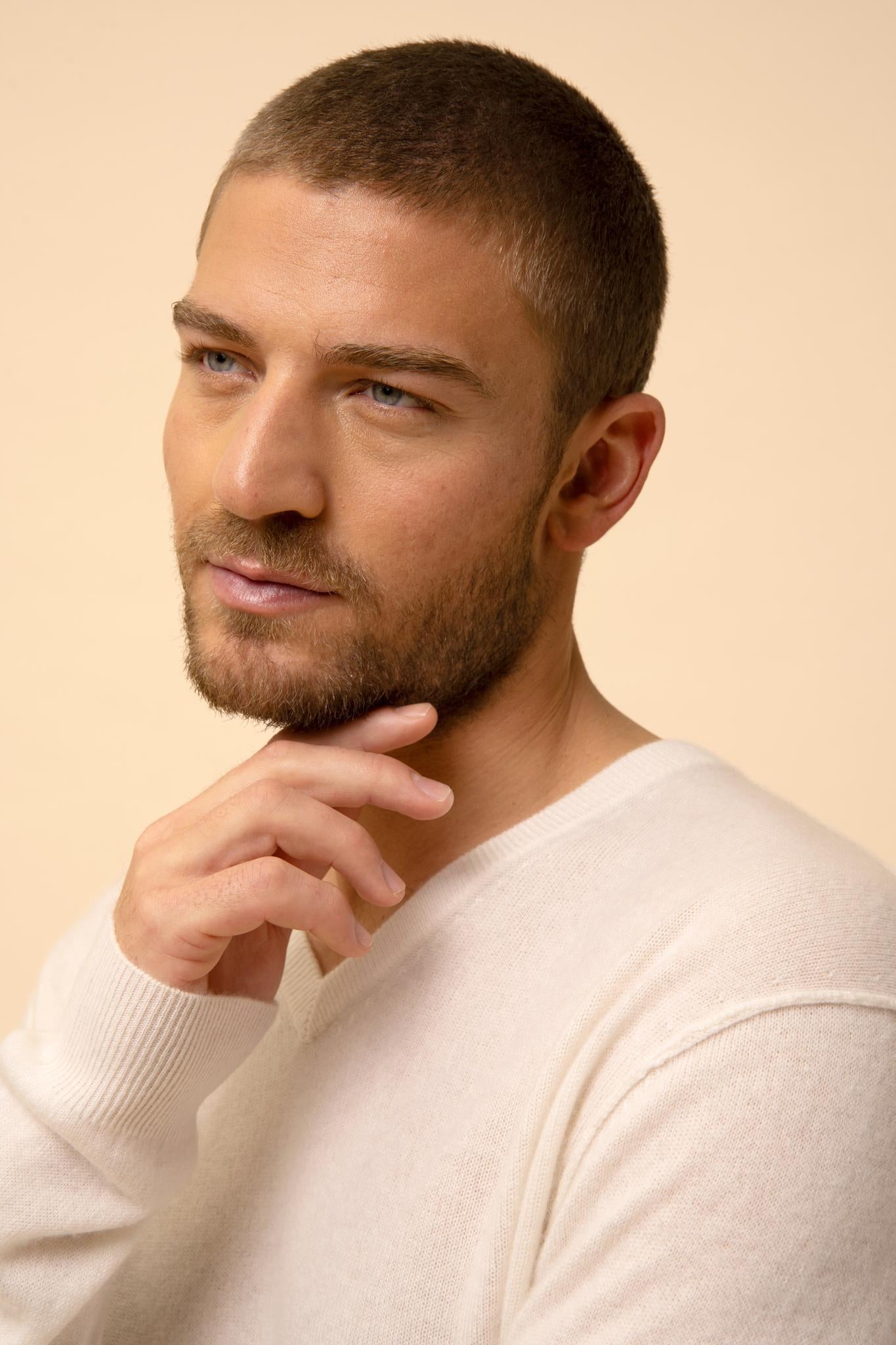 TOM ivory v-neck sweater