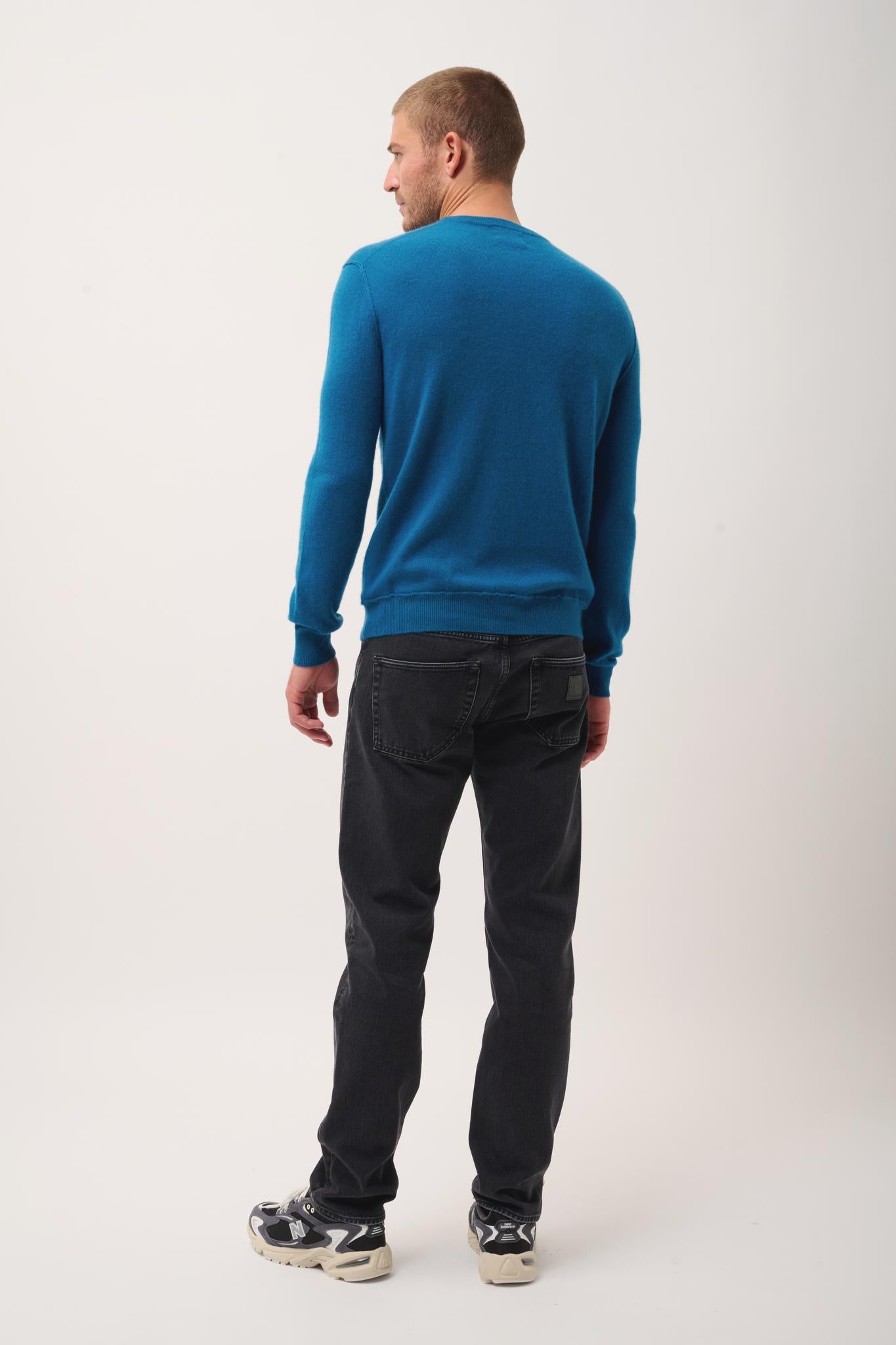 TOM peacock v-neck sweater