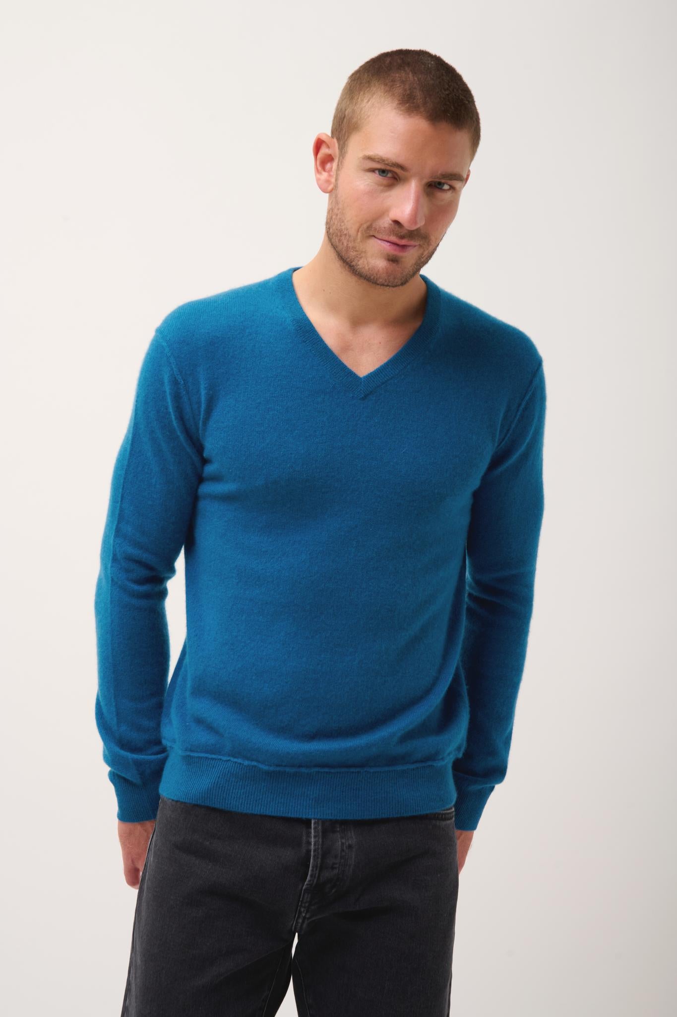 TOM peacock v-neck sweater