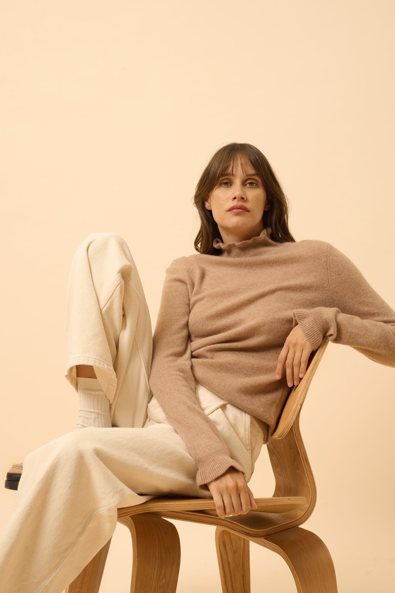 TRILA high neck sweater camel mottled