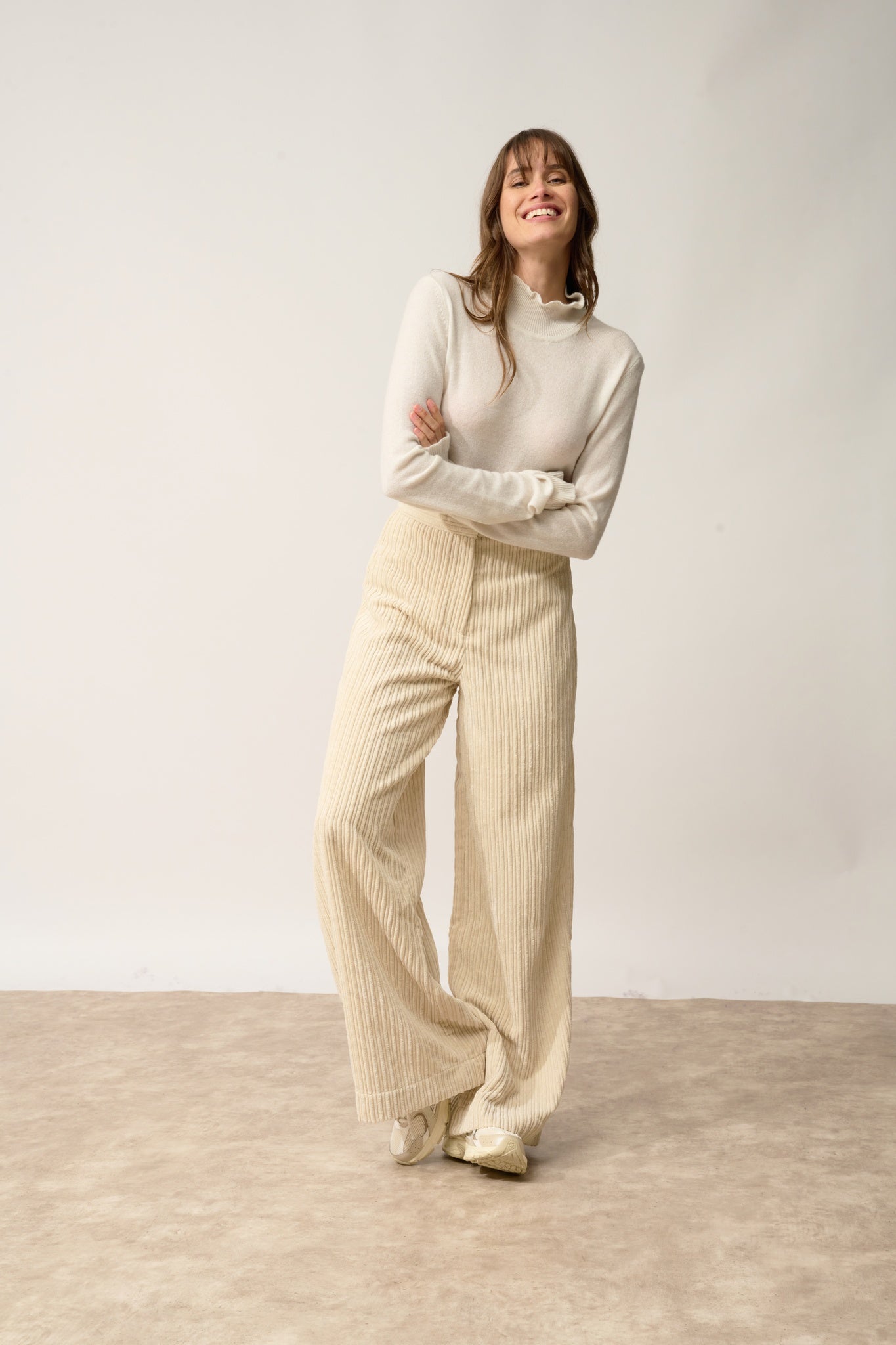 TRILA high neck sweater ivory