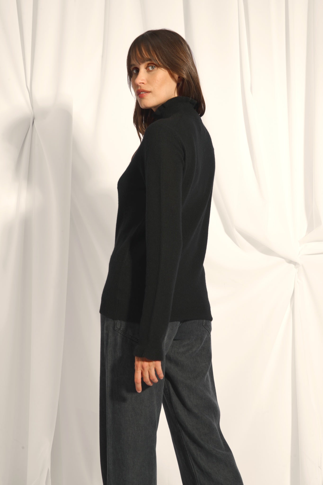 TRILA pull col montant noir