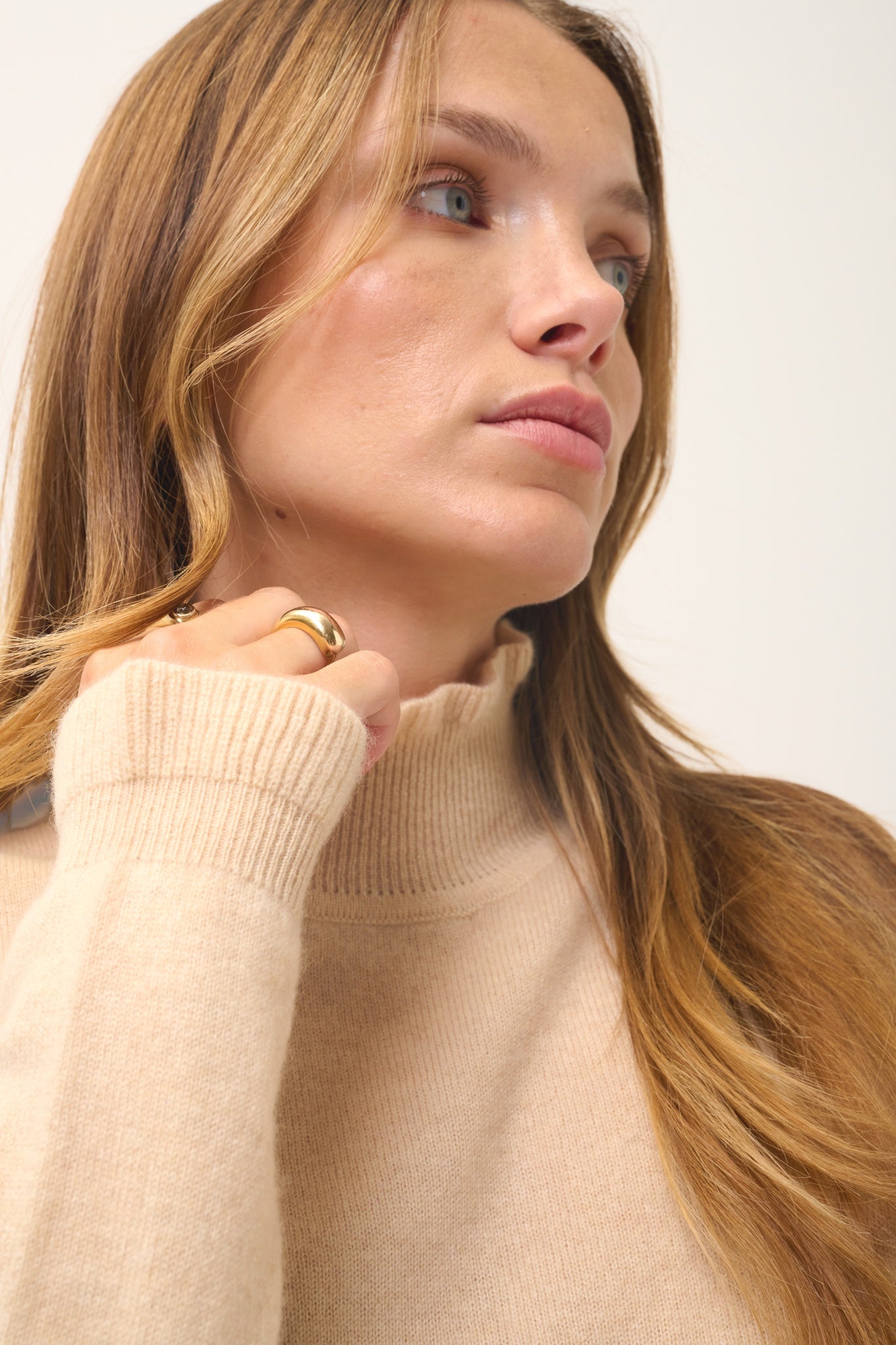 TRILA pull col montant sable