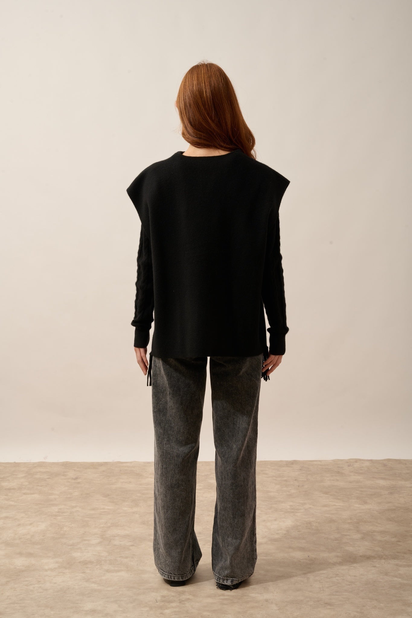 VICTOIRE sleeveless vest with black fringe