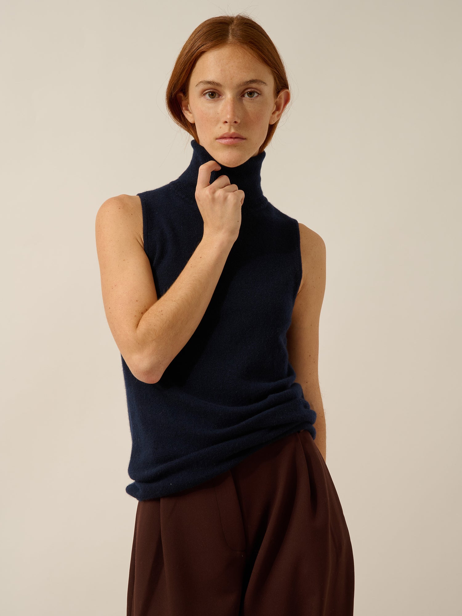 VIOLET pull col roulé navy