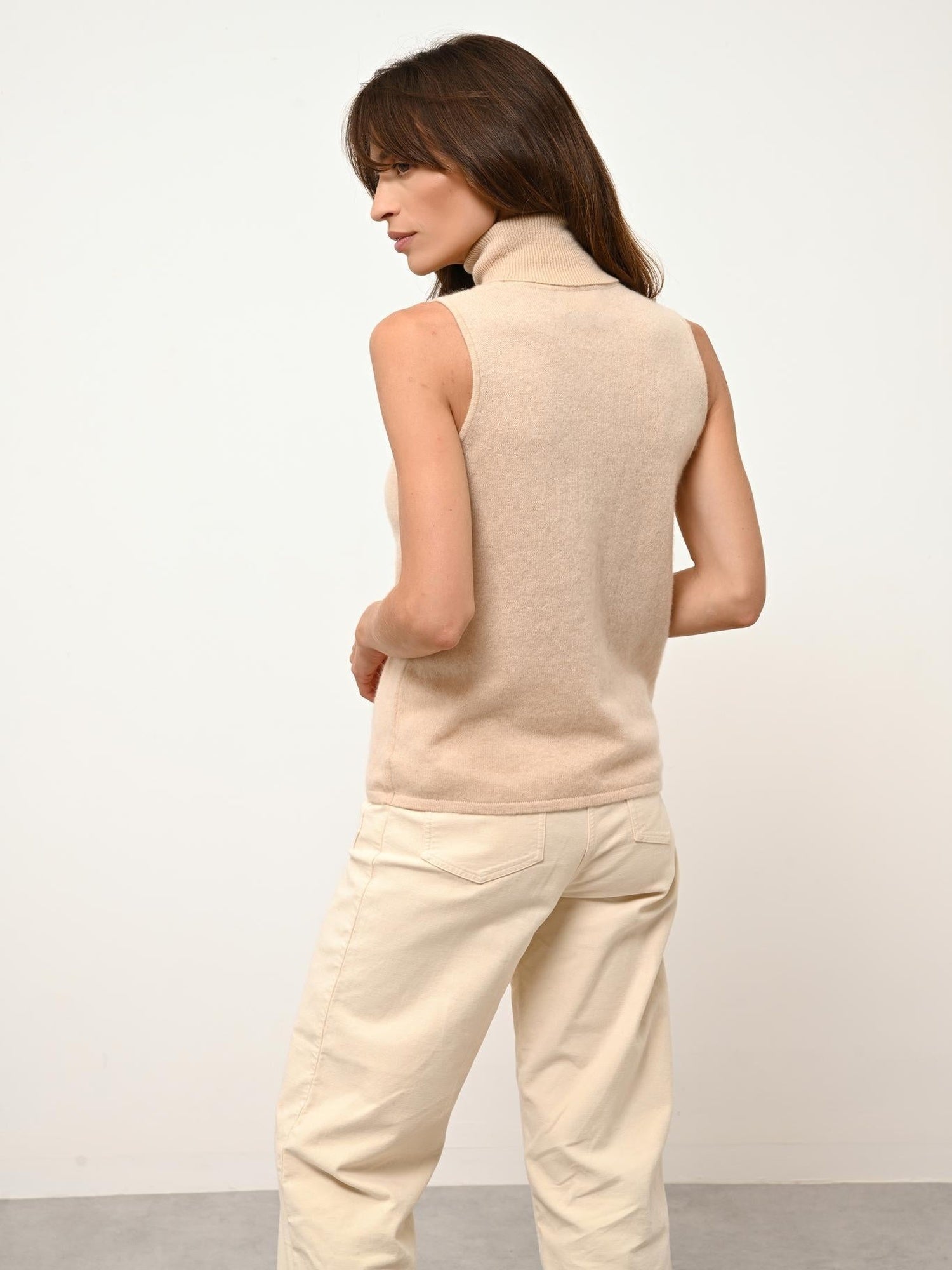 VIOLET sand turtleneck sweater