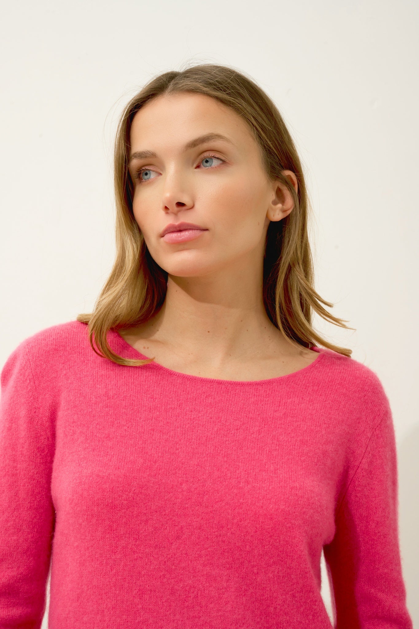 VIVIAN pull col rond fraise