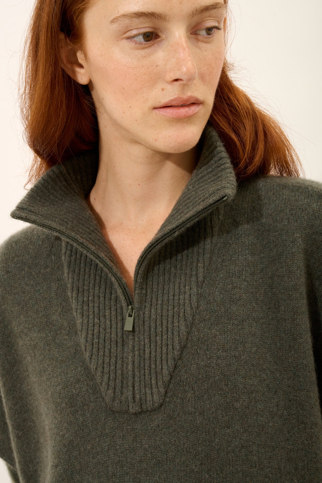 VIVIENNE trucker collar poncho, 4-ply khaki heather