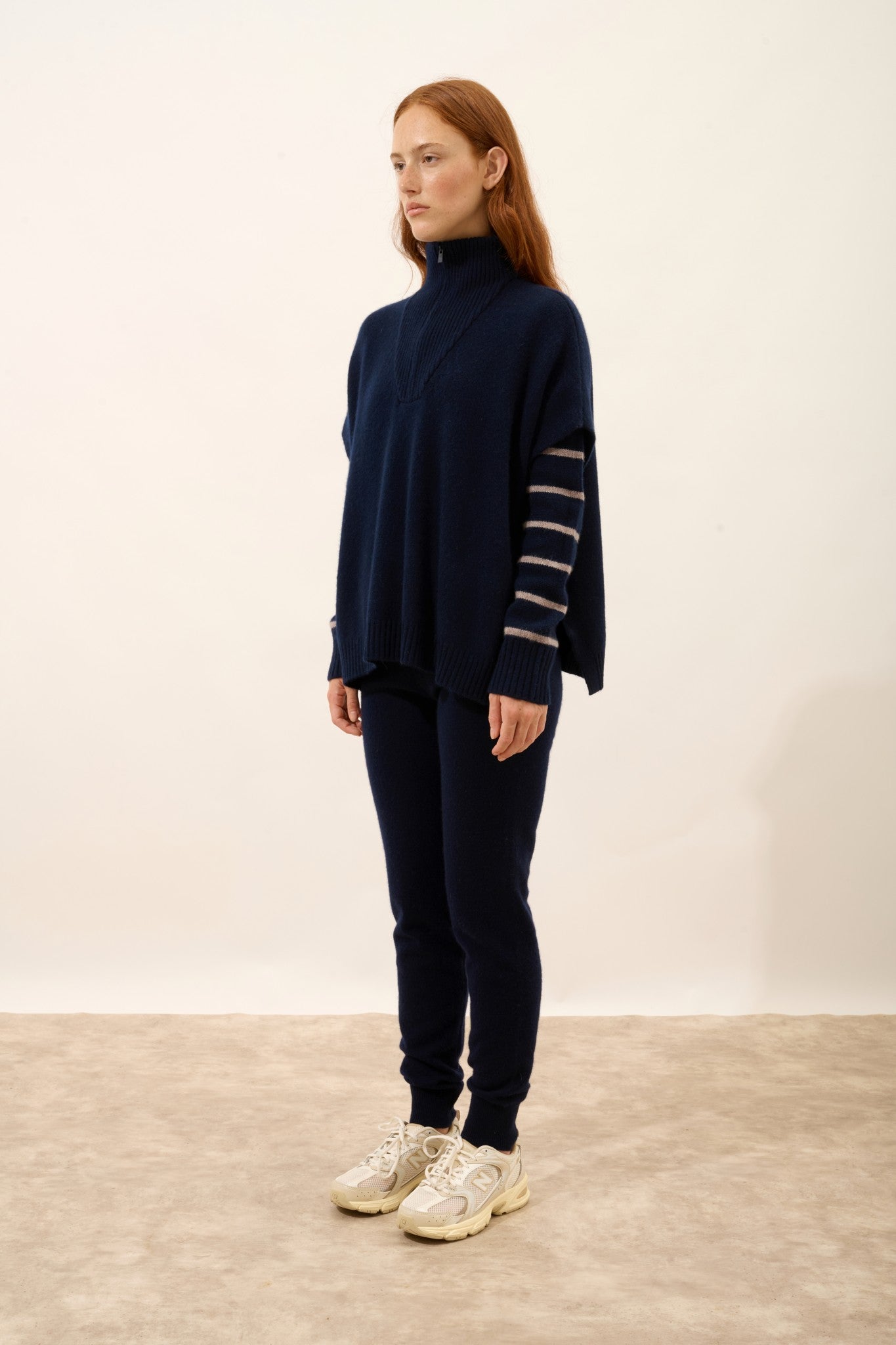 vivienne poncho col camionneur 4 fils navy 100% cachemire