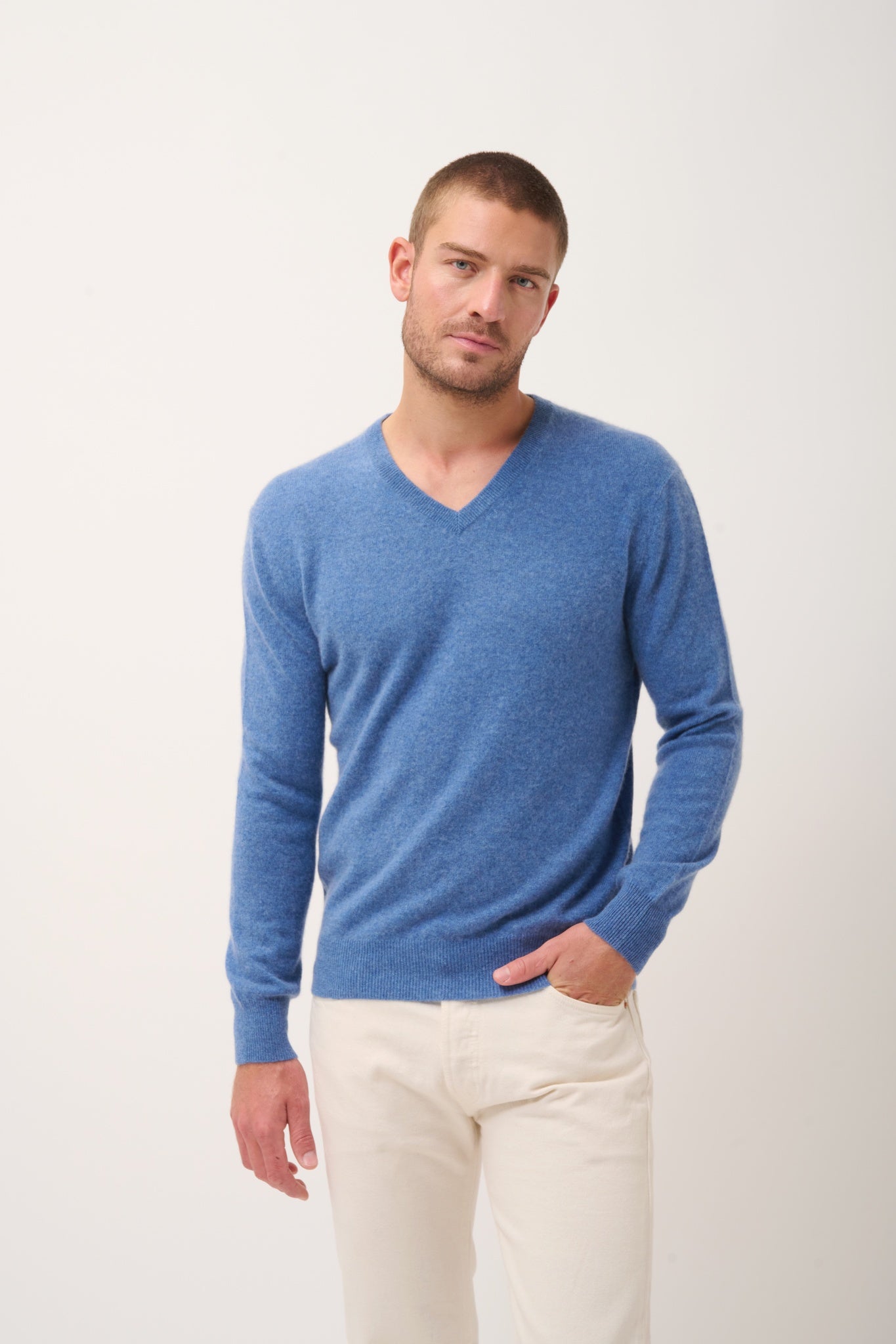 WALT v-neck sweater denim blue