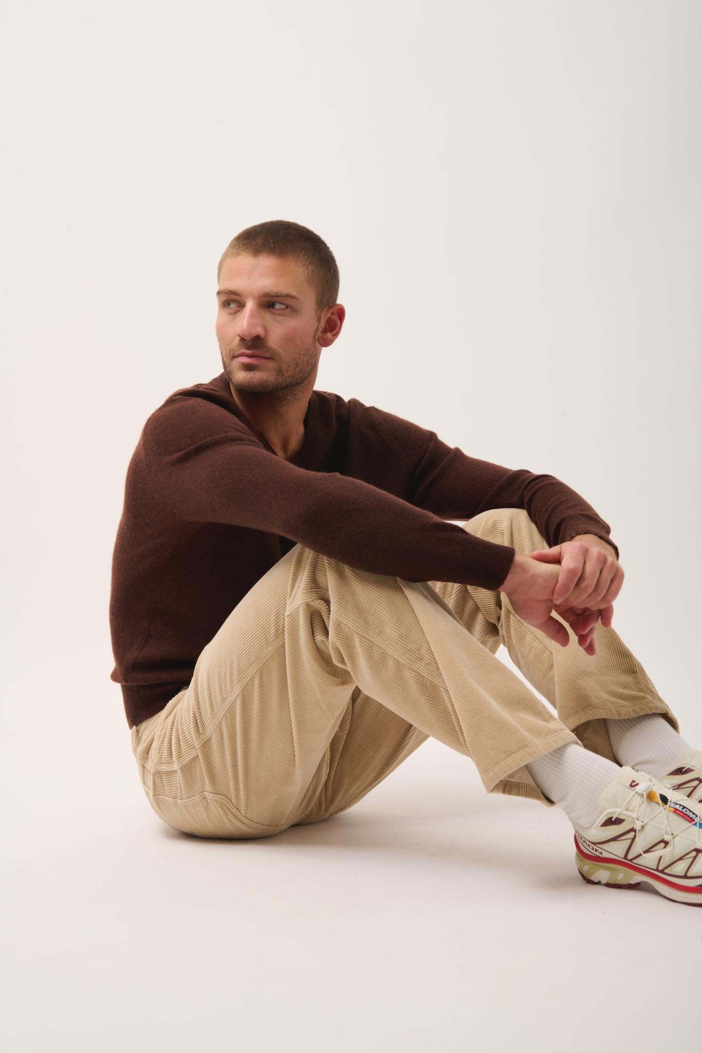 WALT coffee v-neck sweater