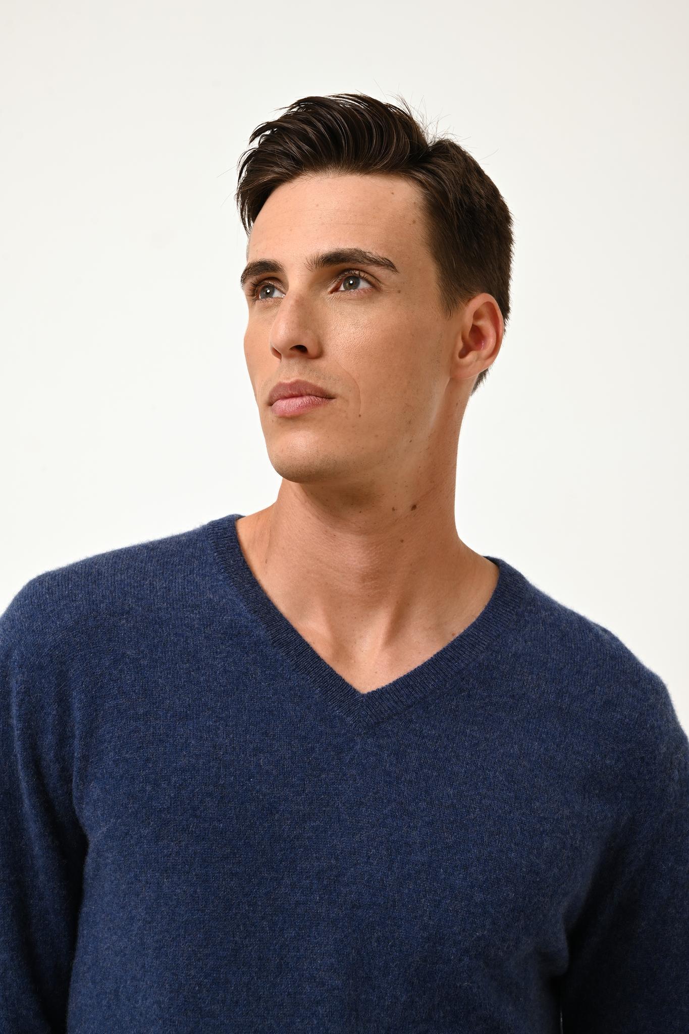 WALT ocean v-neck sweater