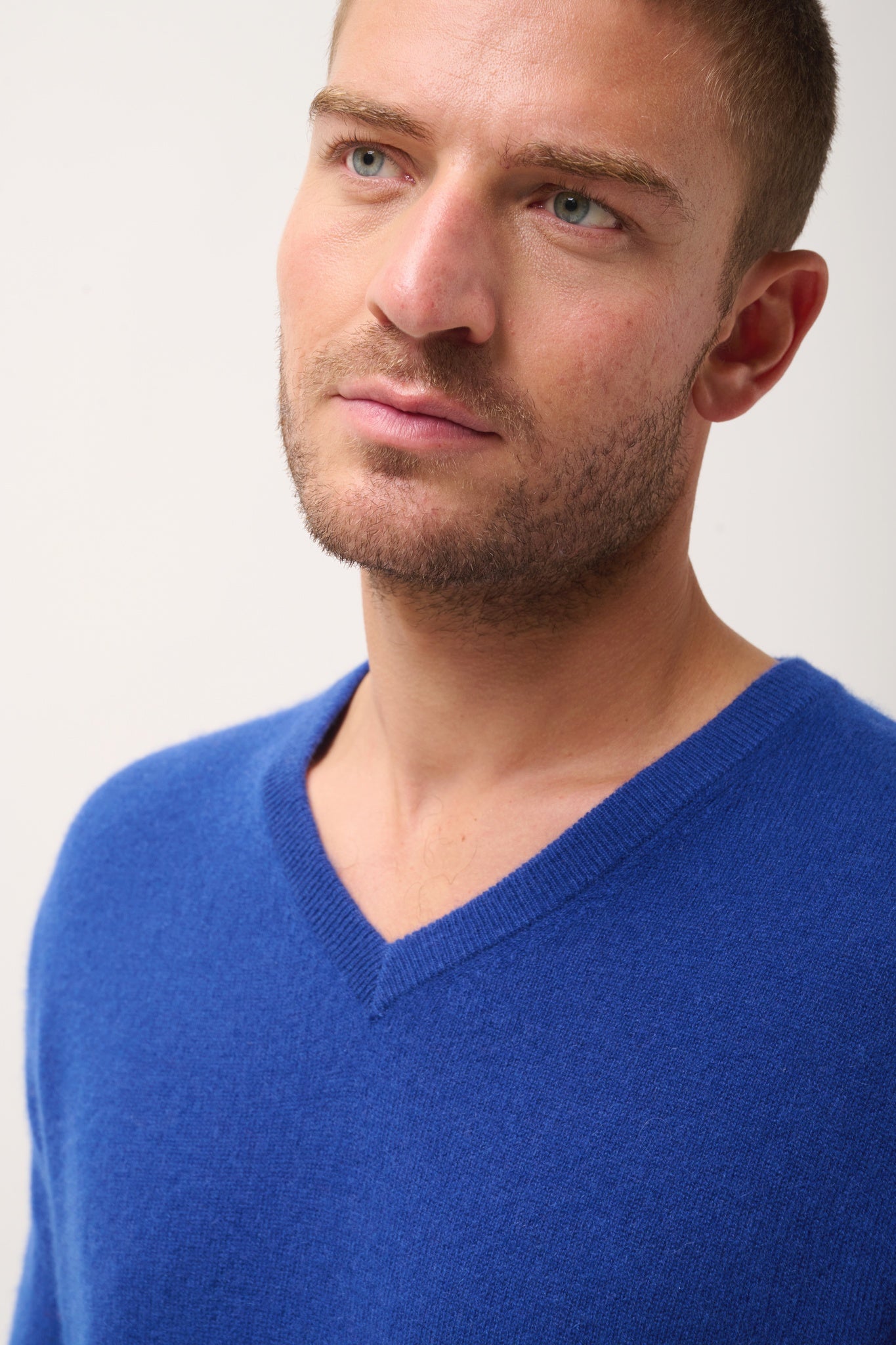 WALT v-neck sweater ultramarine