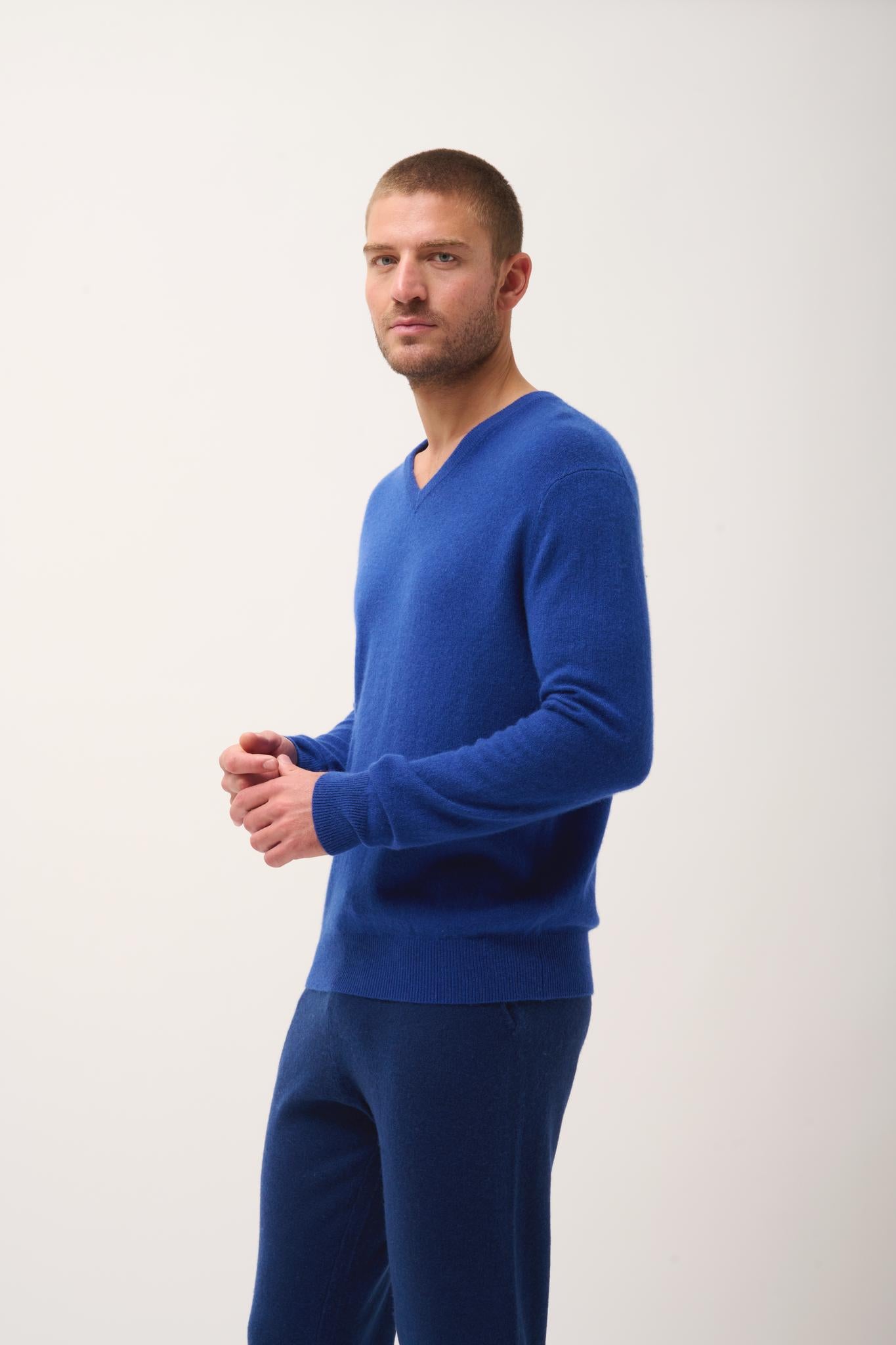 WALT v-neck sweater ultramarine