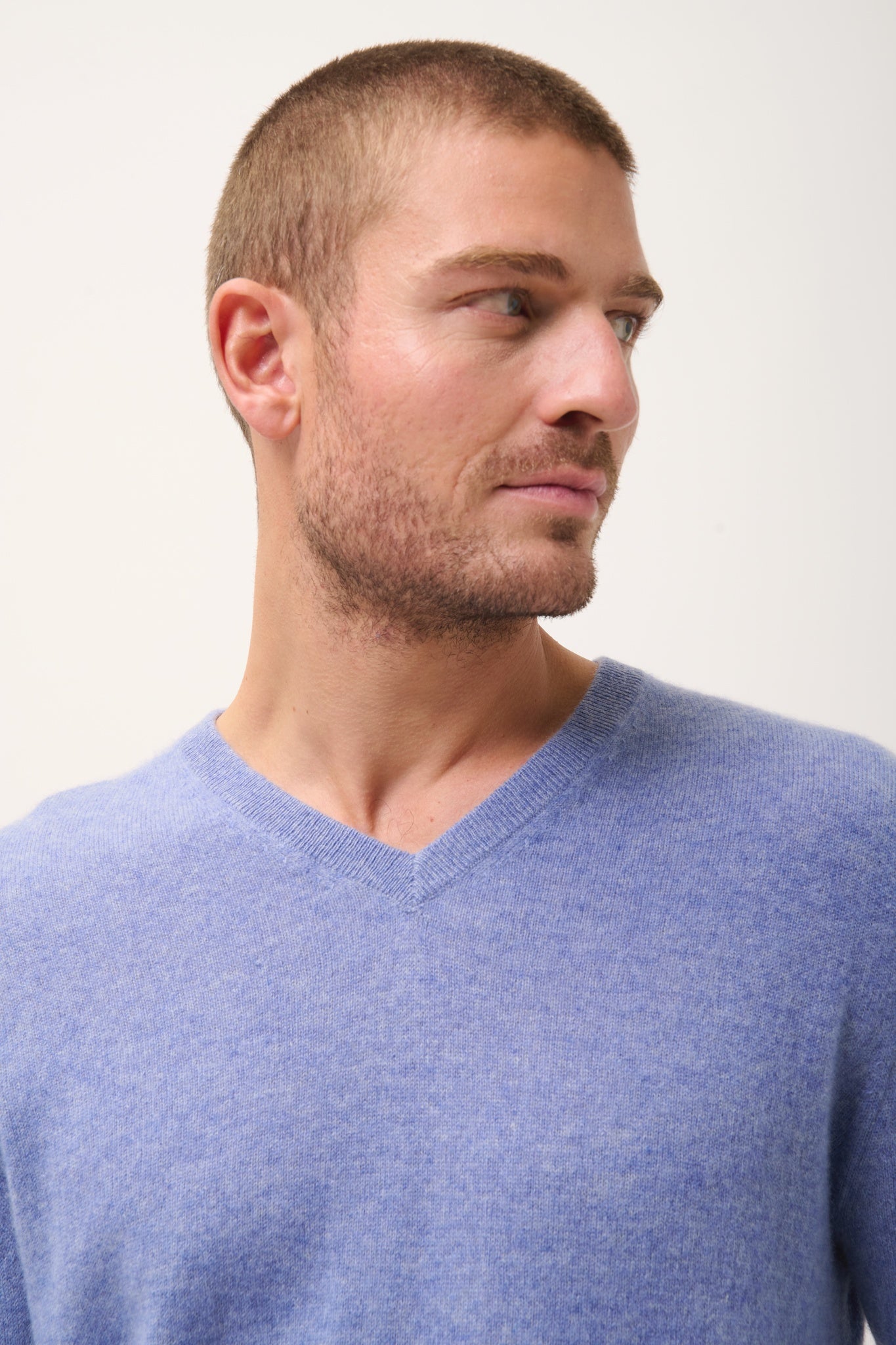 WALT V-neck sweater in sky blue heather