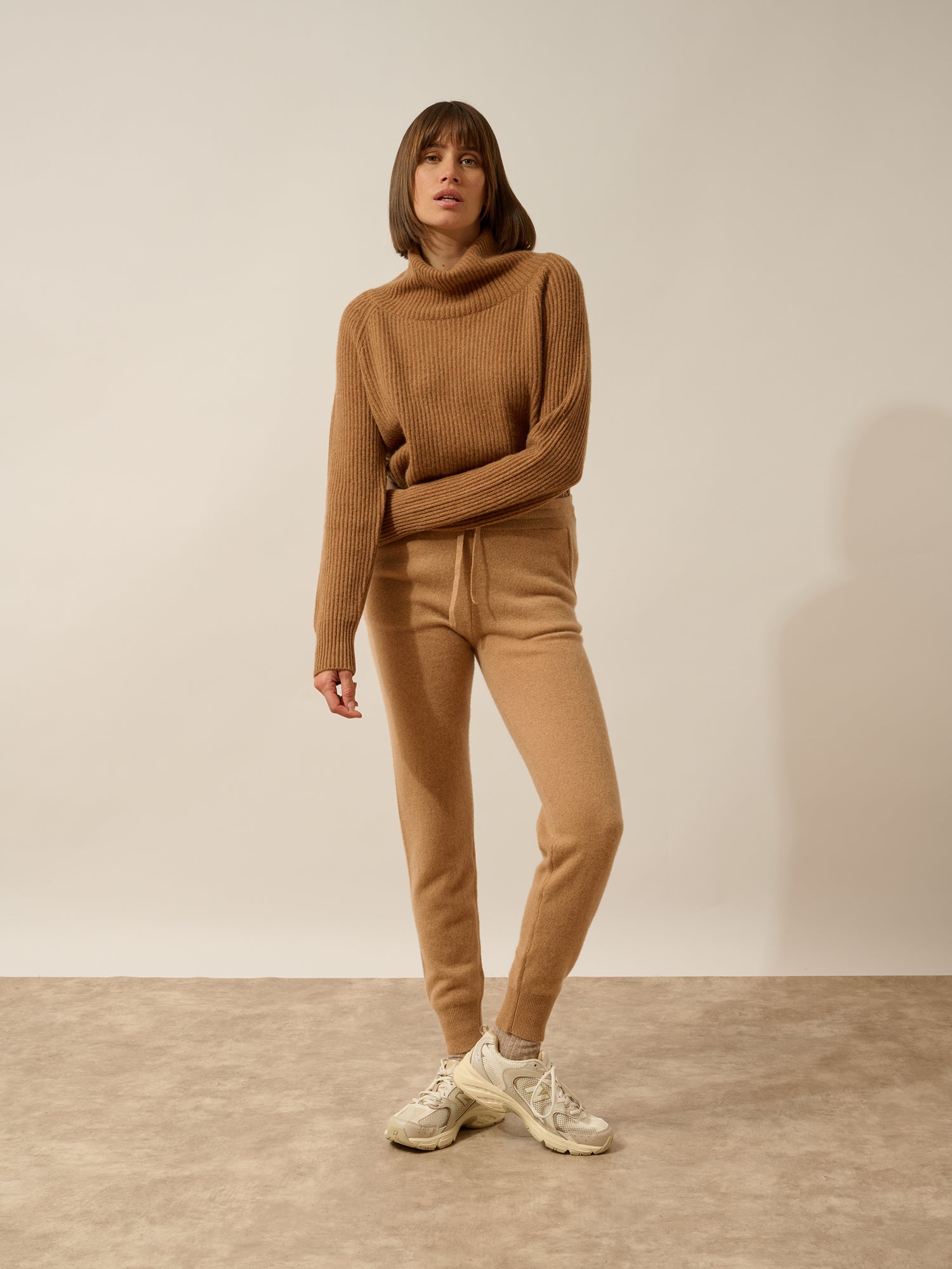 WENDY jogging sahara