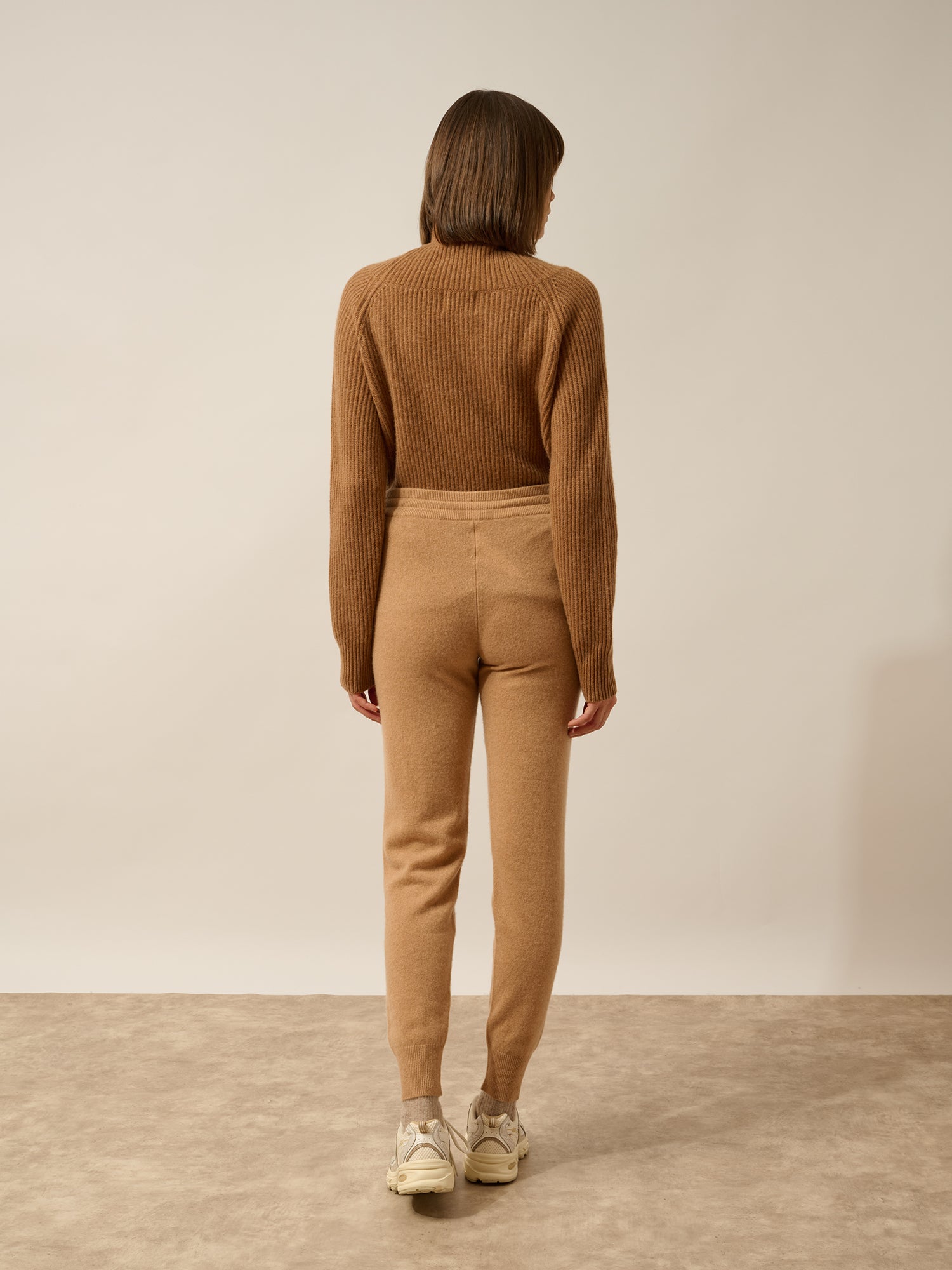 WENDY jogging sahara