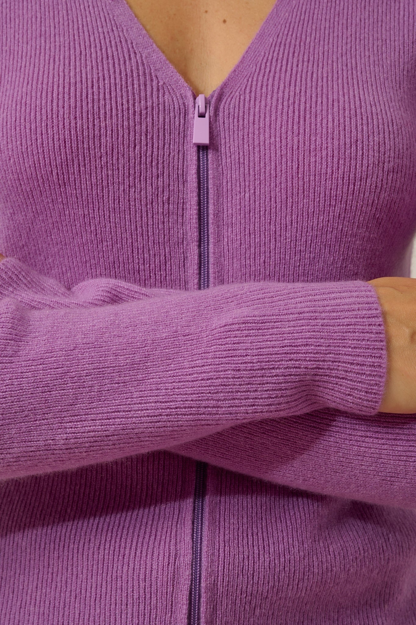 ZION gilet zippé col v parme