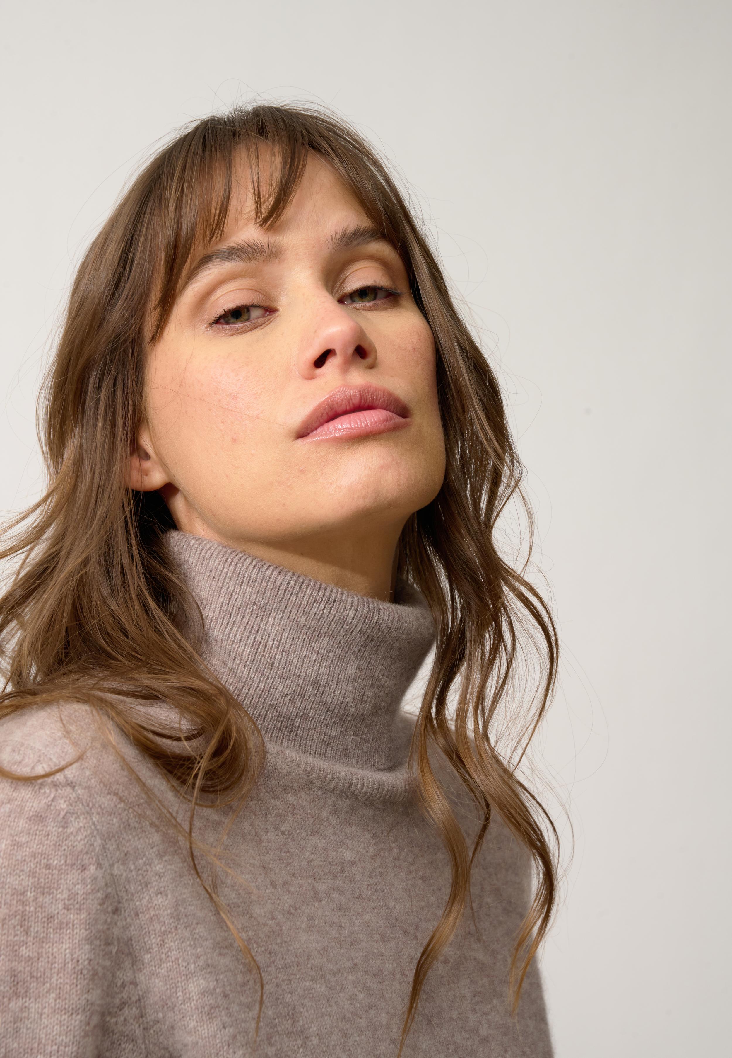 ZOELA mottled caribou turtleneck dress