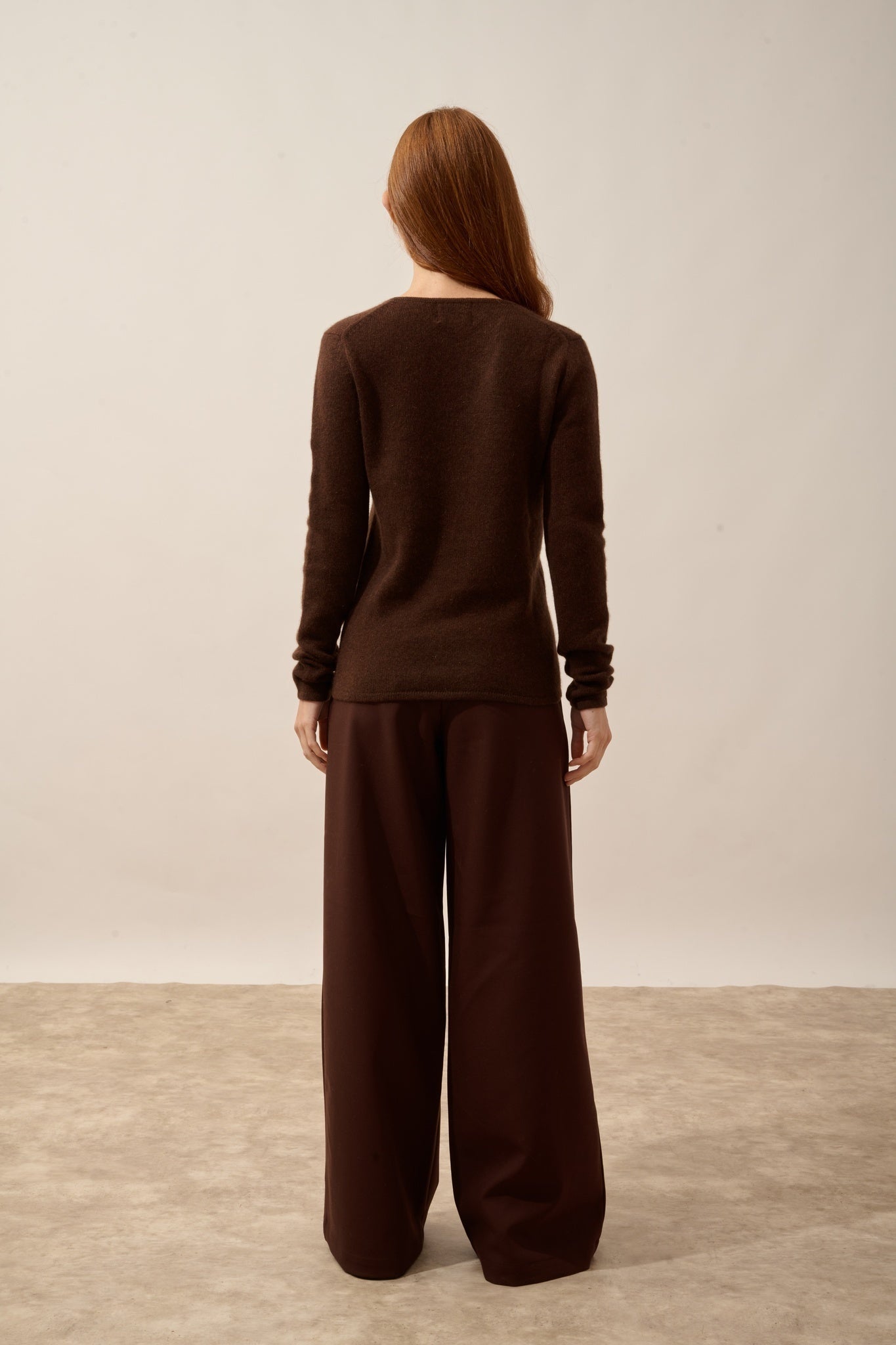 ABBY 4-ply coffee-colored V-neck sweater