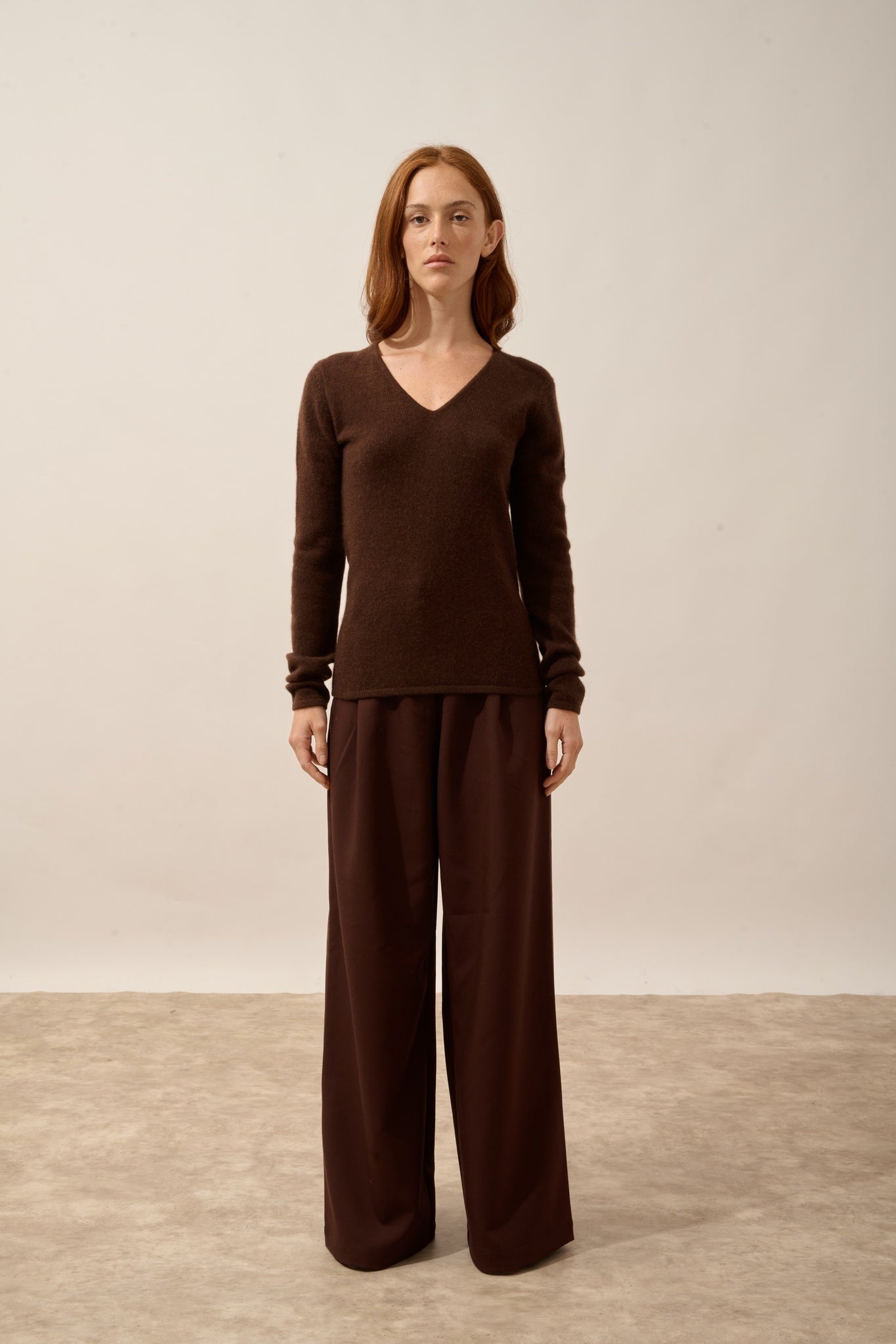ABBY 4-ply coffee-colored V-neck sweater