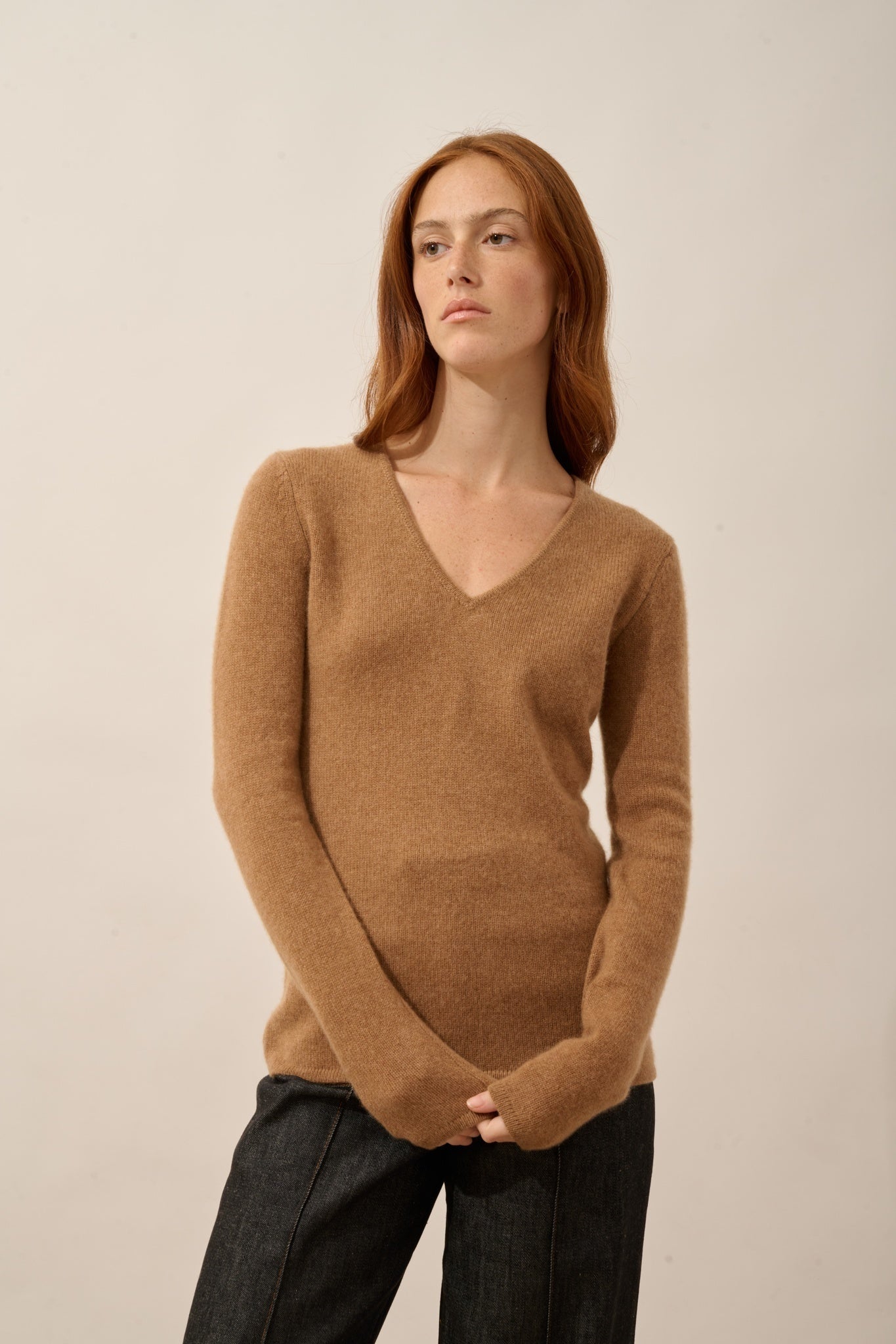 ABBY pull col v 4 fils noisette