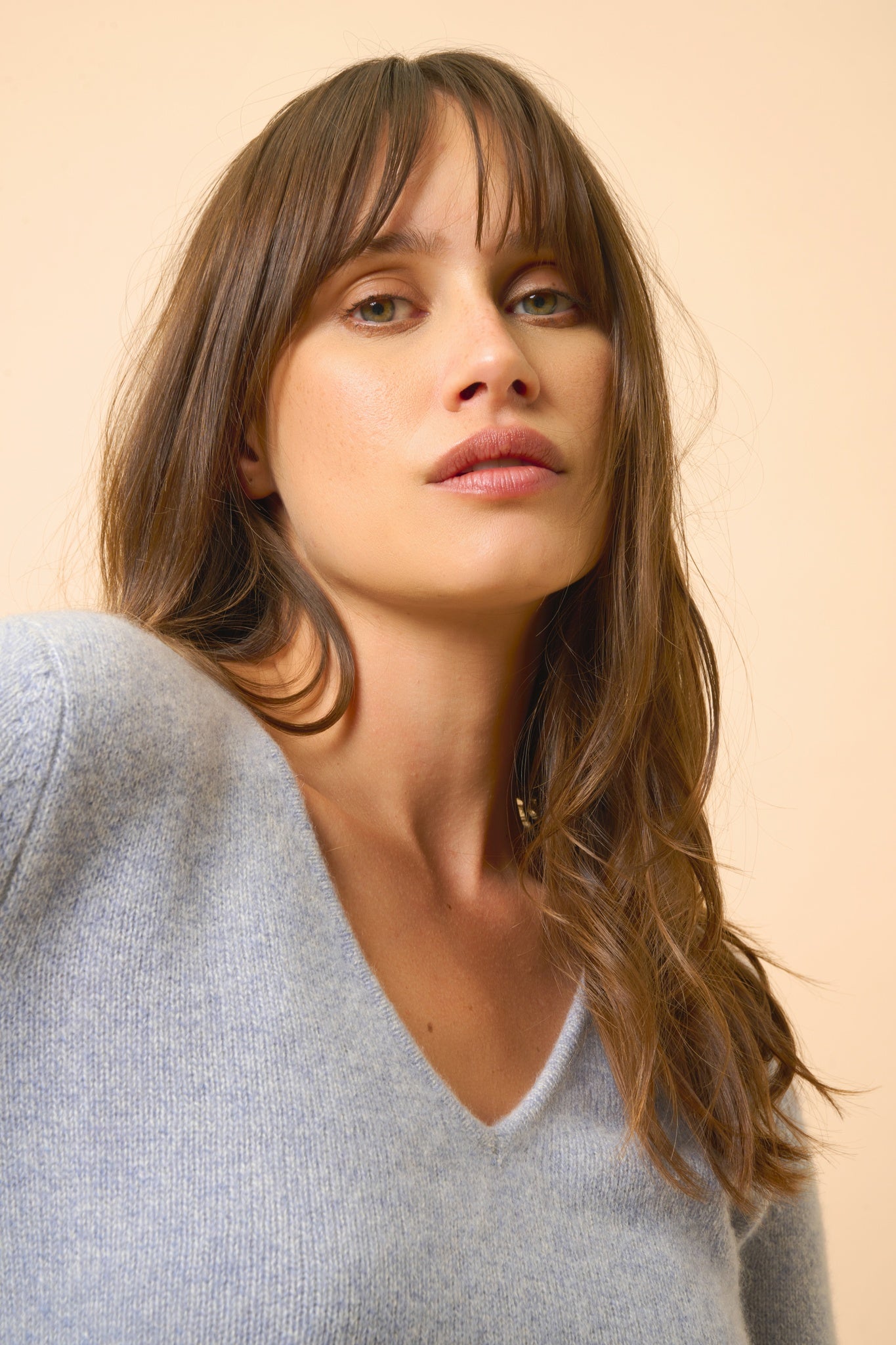 ABBY pull col v bleu ivoire