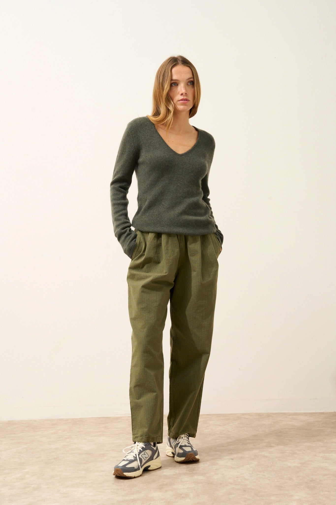 ABBY pull col v kaki chiné