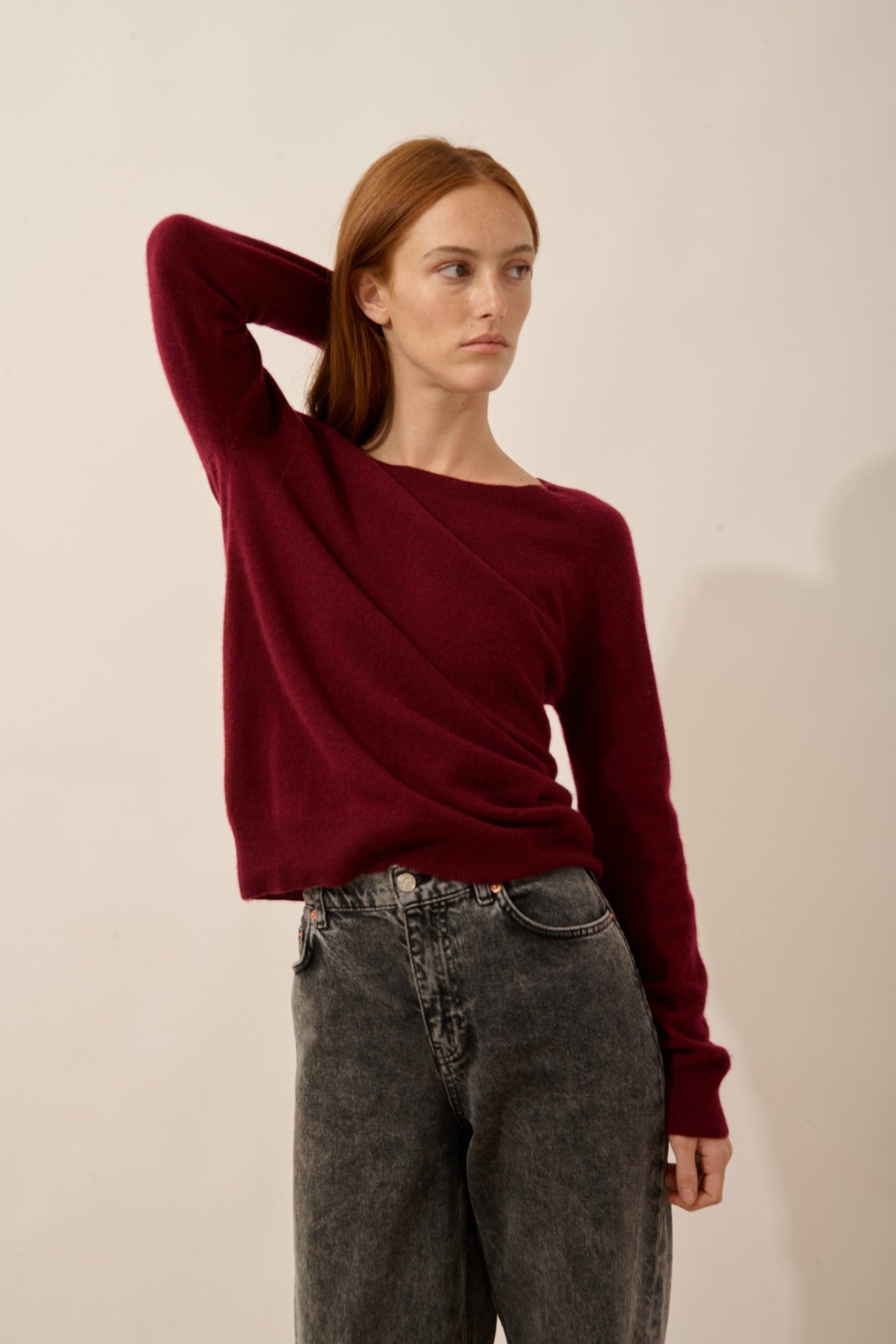 abigail pull col bateau goutte dos bordeaux