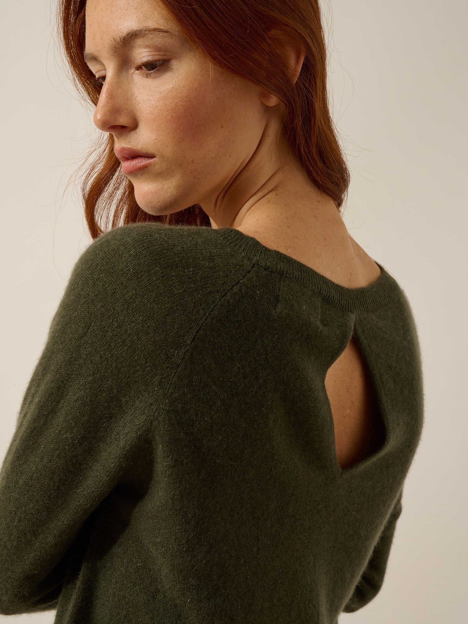 abigail pull col bateau goutte dos kaki