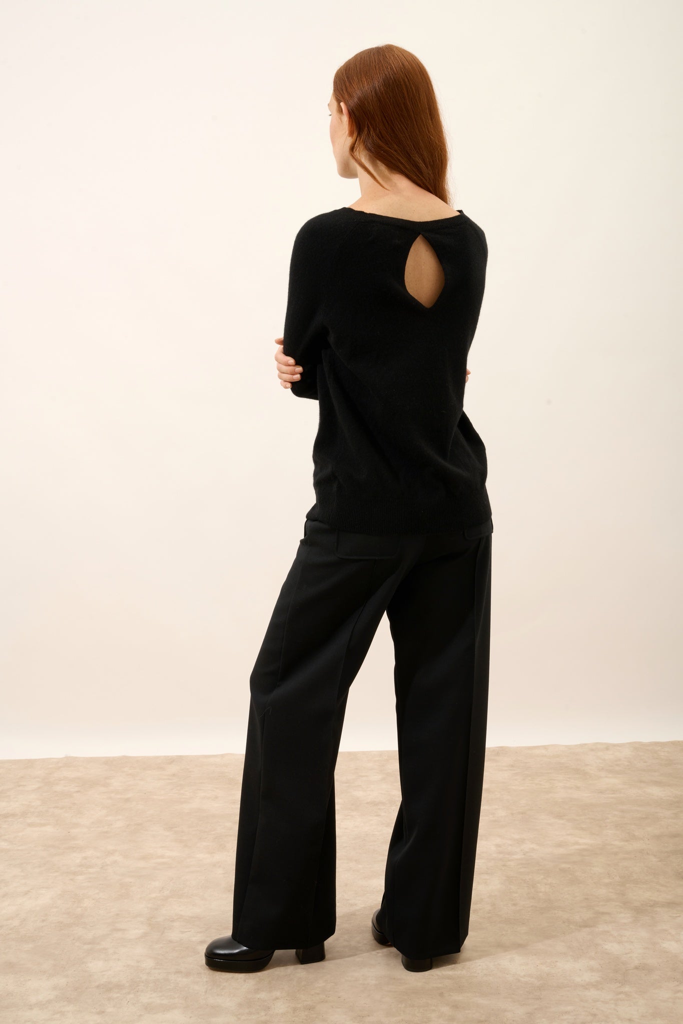 ABIGAIL pull col bateau goutte dos noir