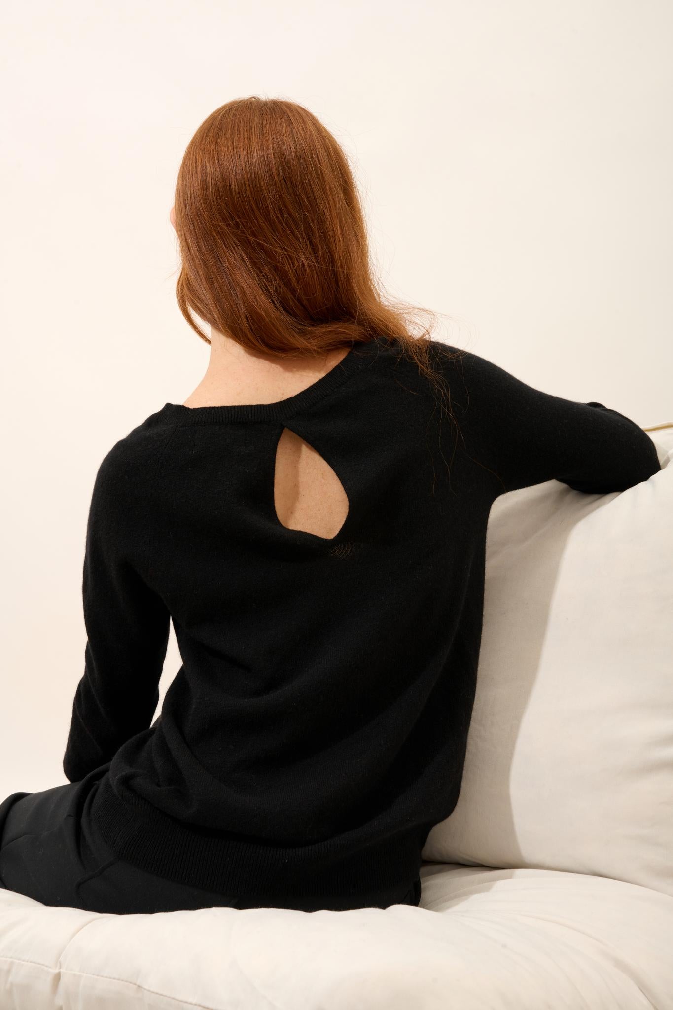 ABIGAIL pull col bateau goutte dos noir