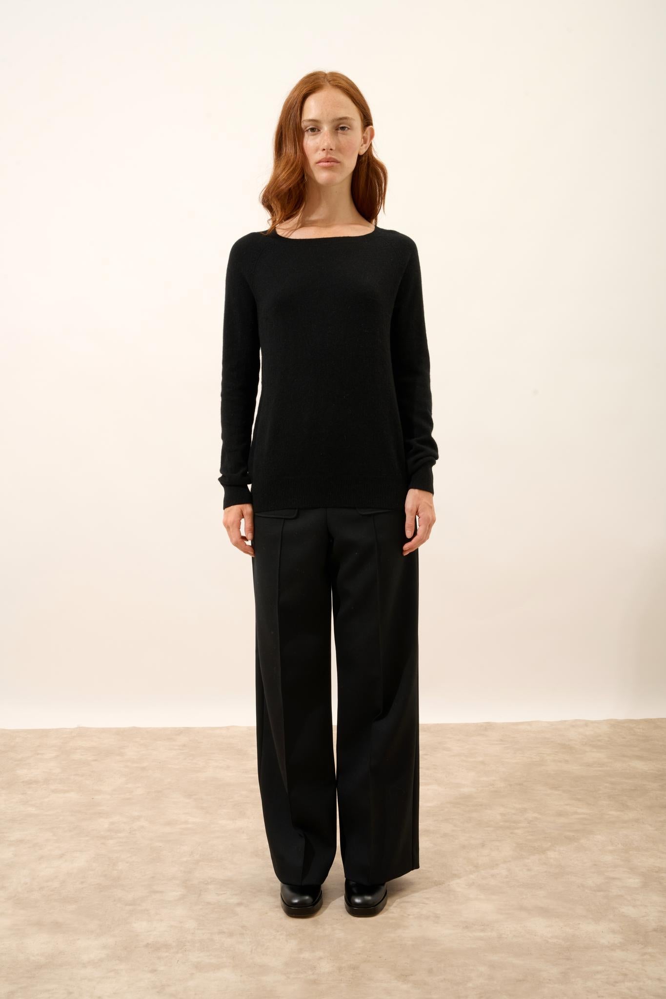 ABIGAIL pull col bateau goutte dos noir