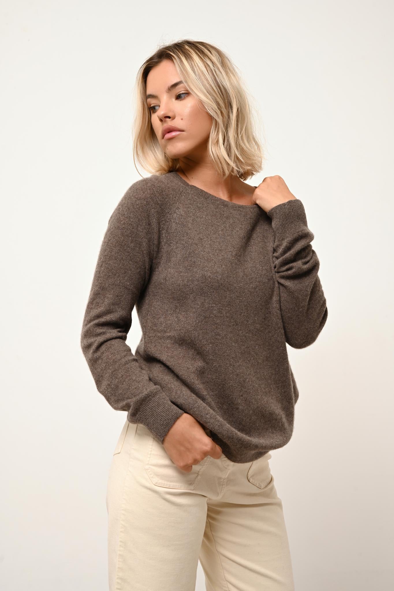 ABIGAIL pull col bateau goutte dos taupe chiné
