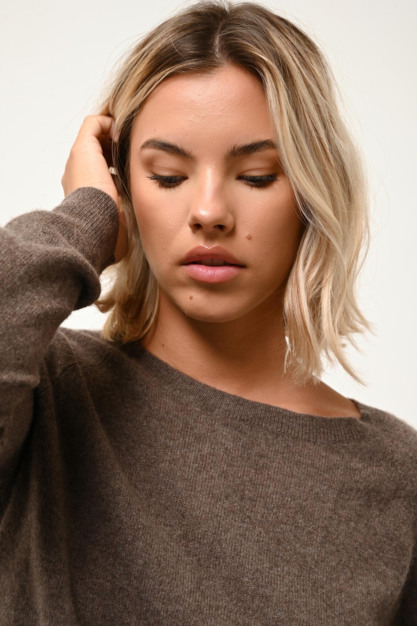ABIGAIL pull col bateau goutte dos taupe chiné