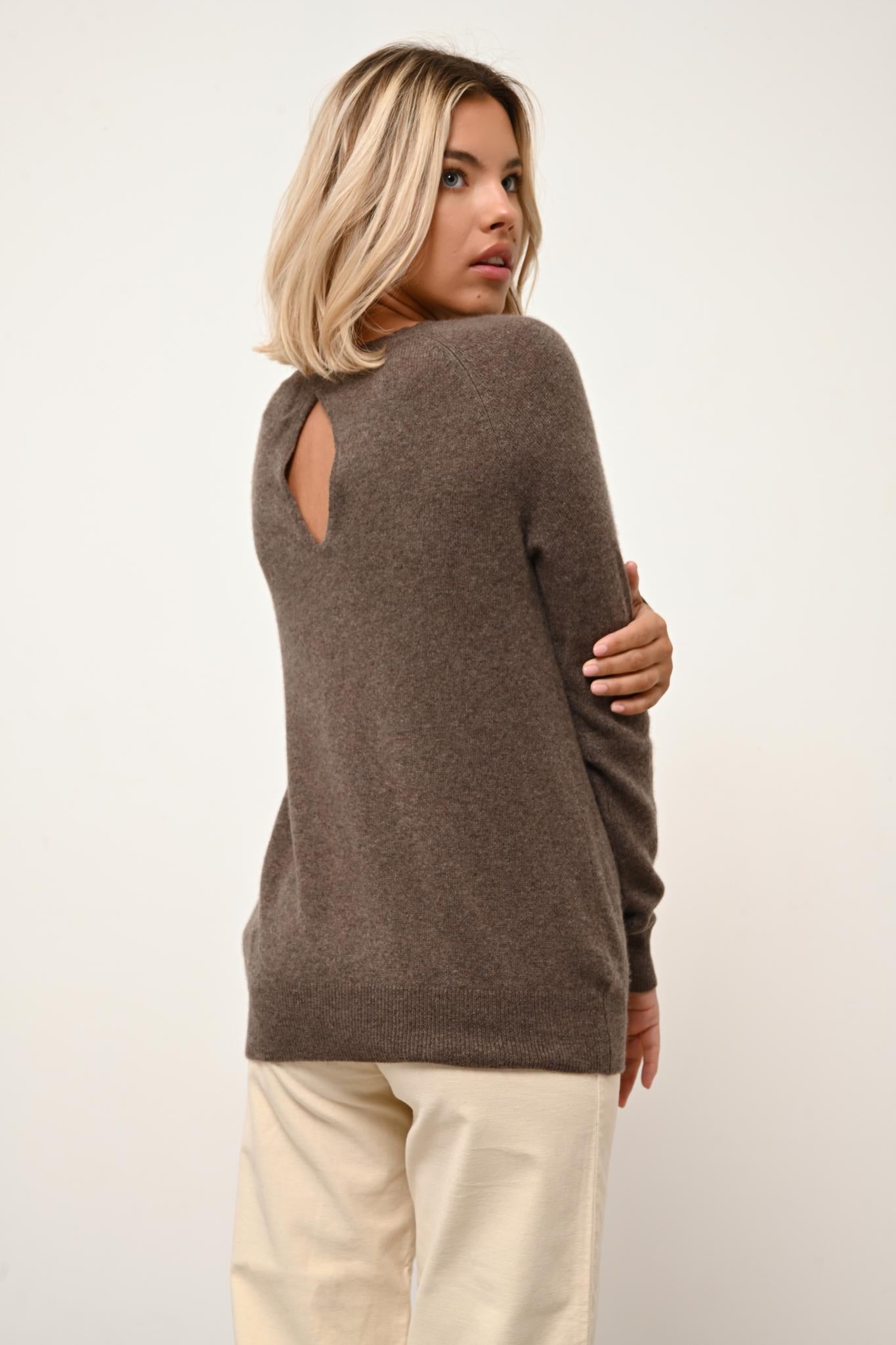 ABIGAIL pull col bateau goutte dos taupe chiné