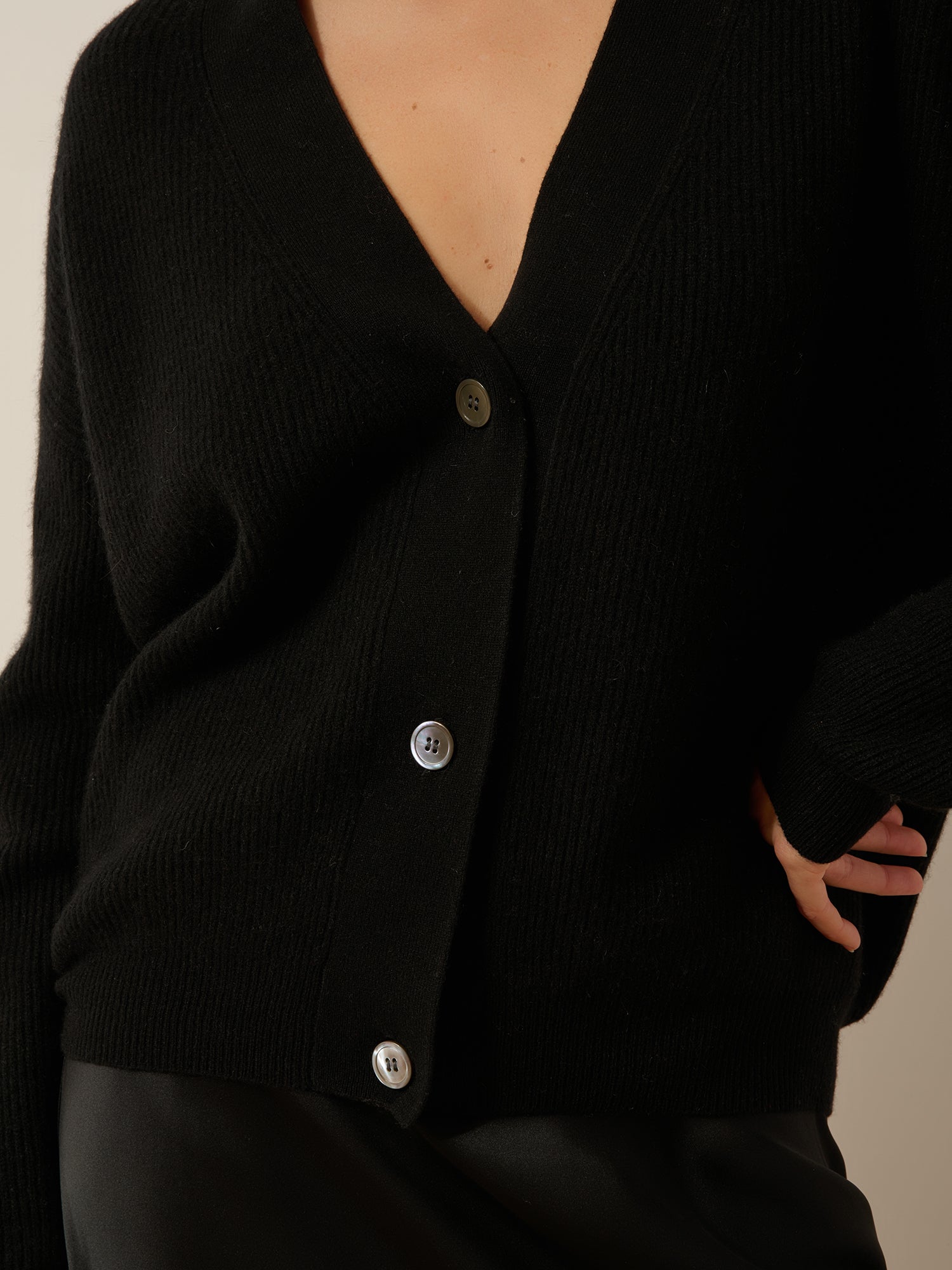 ADELE black V-neck cardigan
