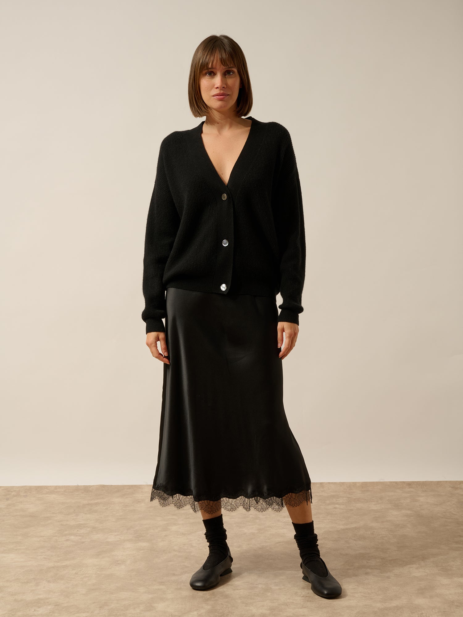 ADELE black V-neck cardigan