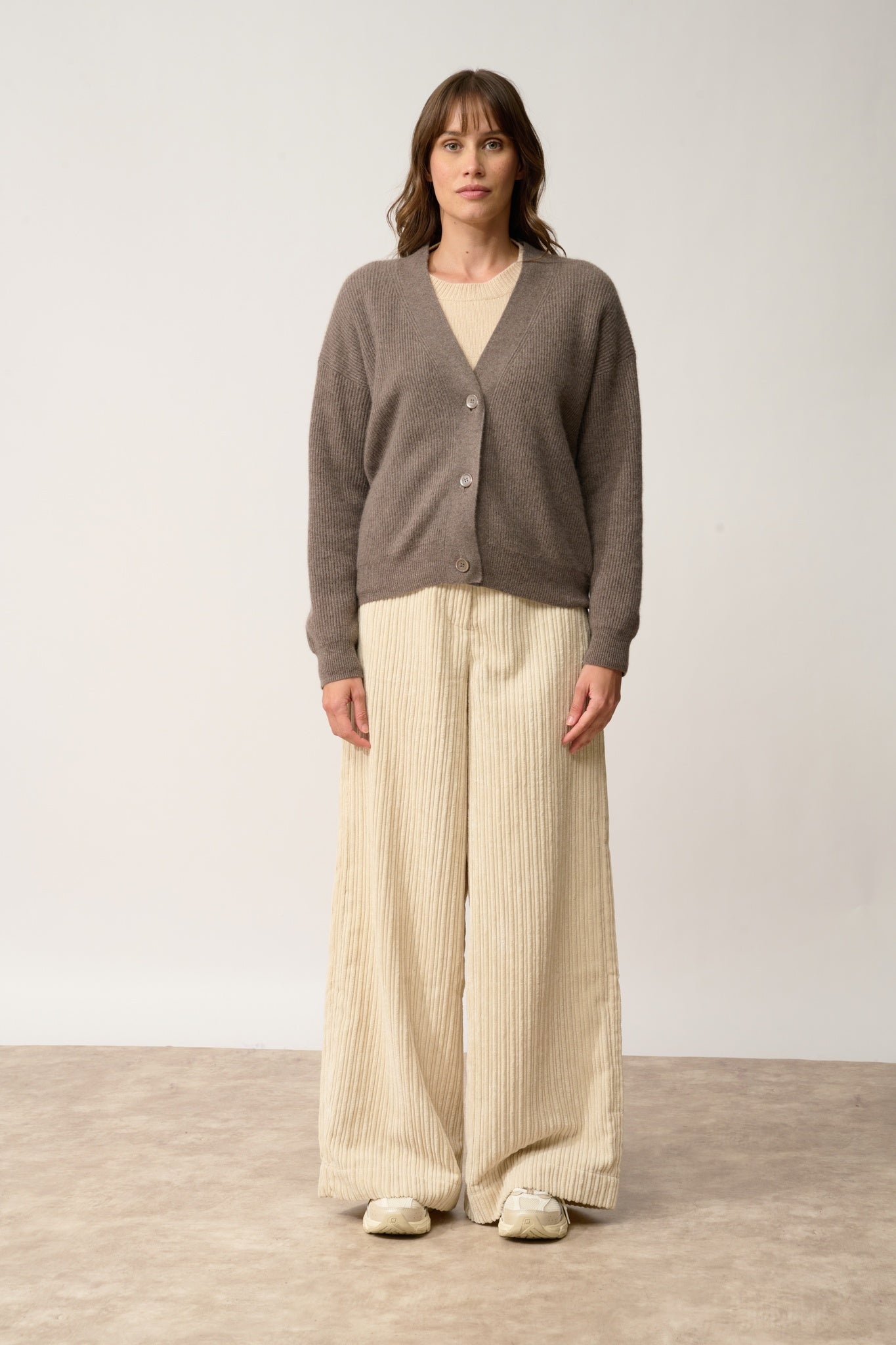 ADELE cardigan with V-neck in taupe heather