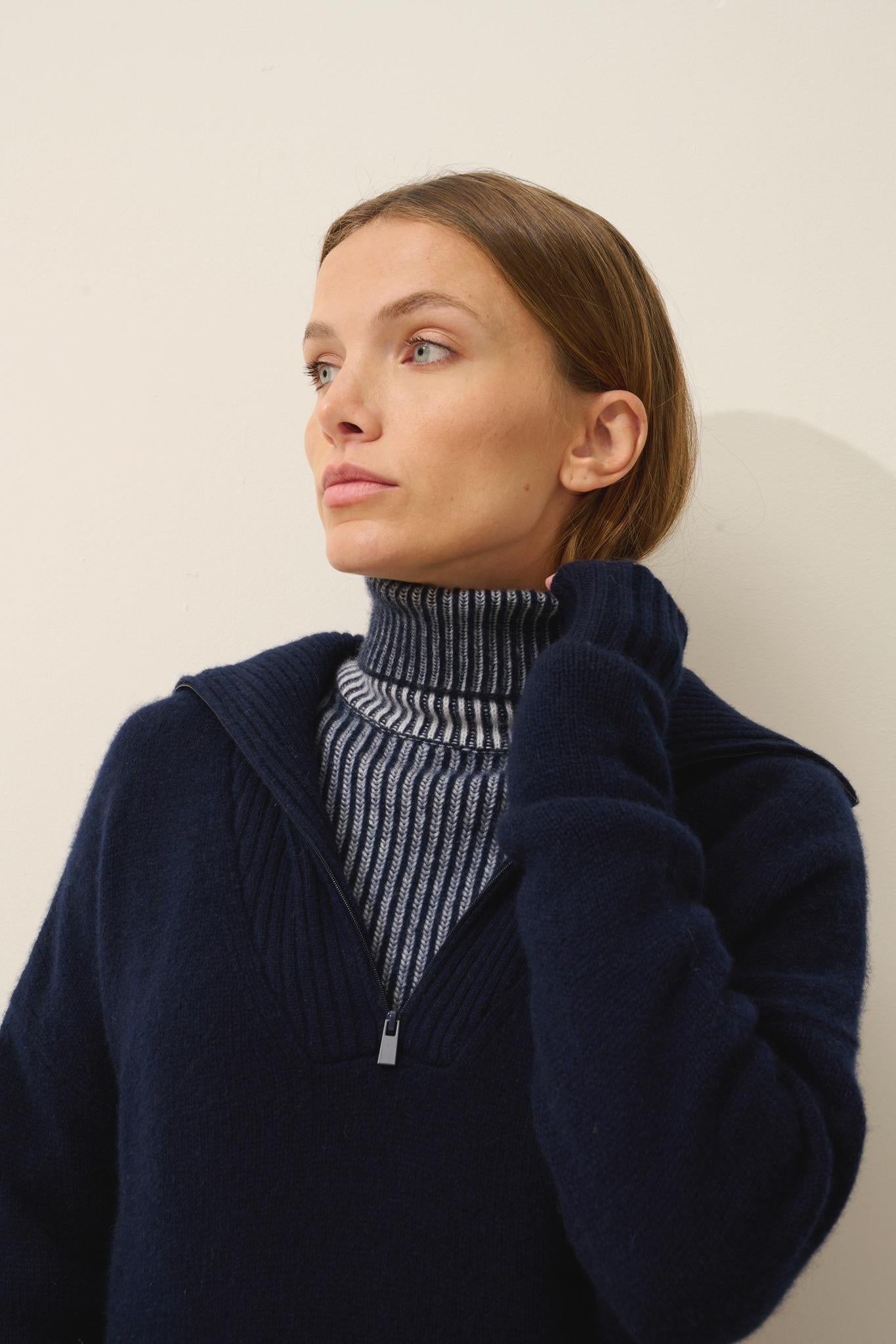 AKAR pull col camionneur navy
