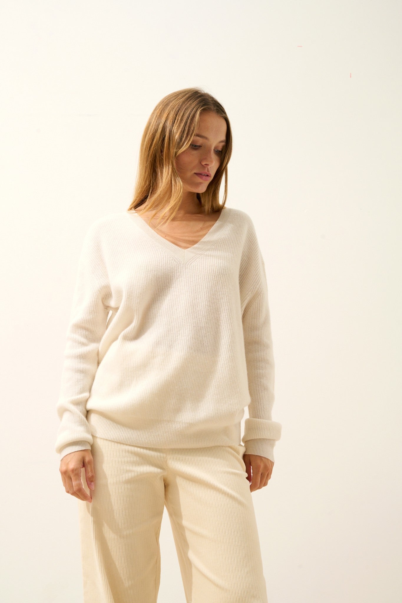 alenia pull col v ivoire 100% cachemire