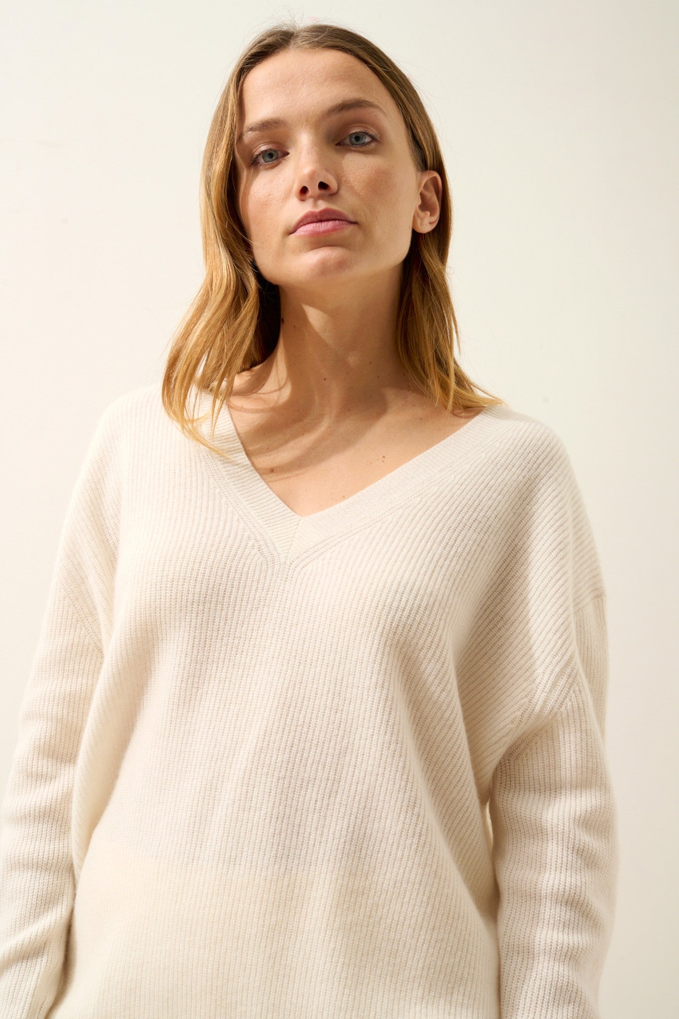 alenia pull col v ivoire 100% cachemire