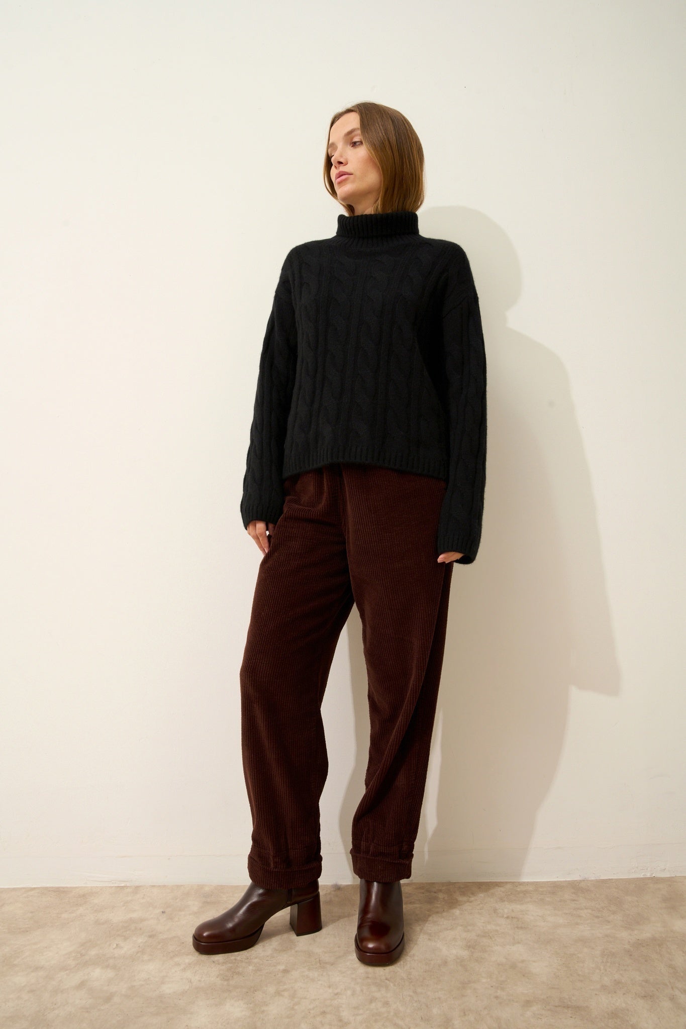 ALESSIA pull col roulé 6 fils noir