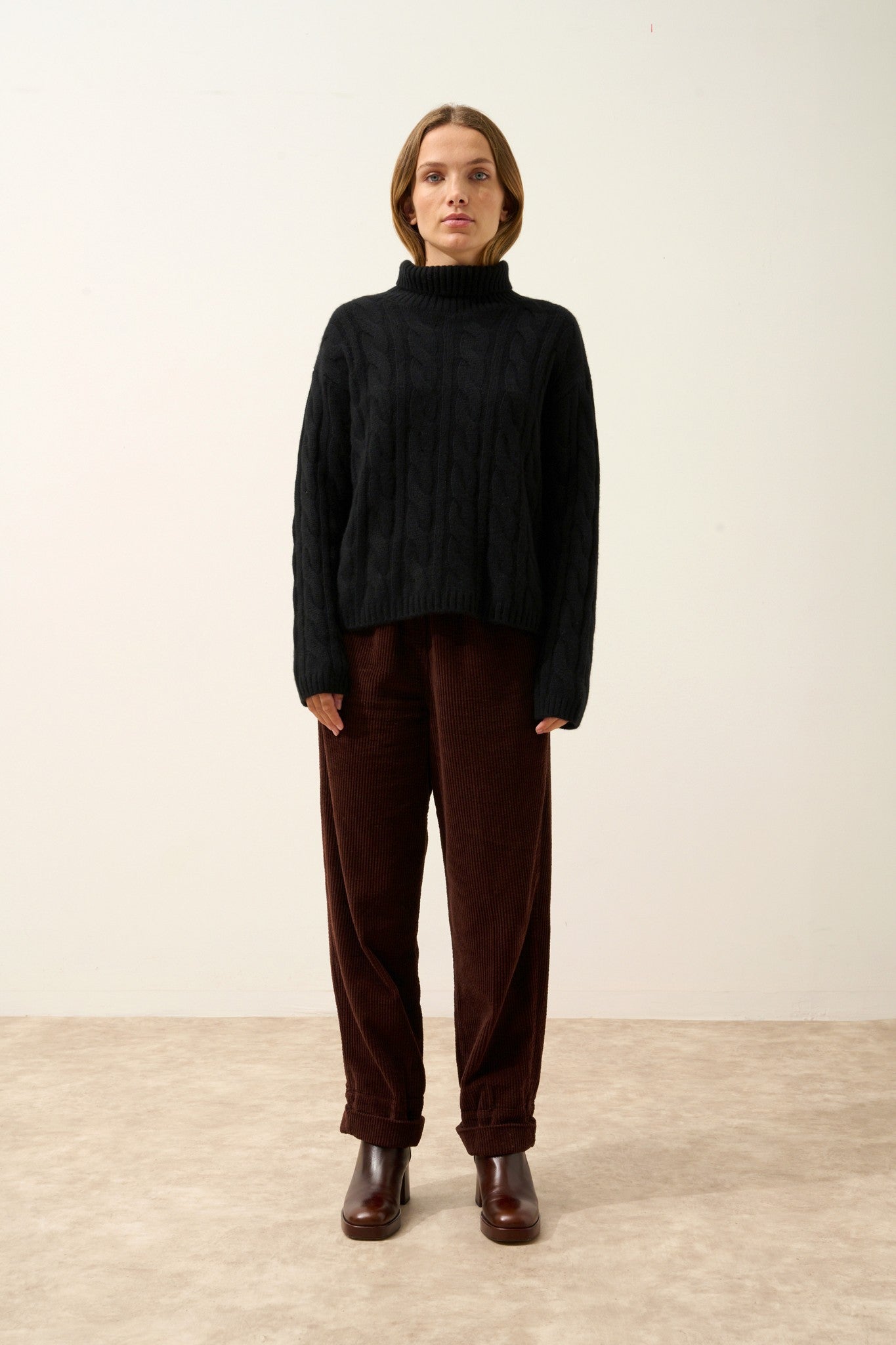 alessia pull col roulé 6 fils noir 100% cachemire