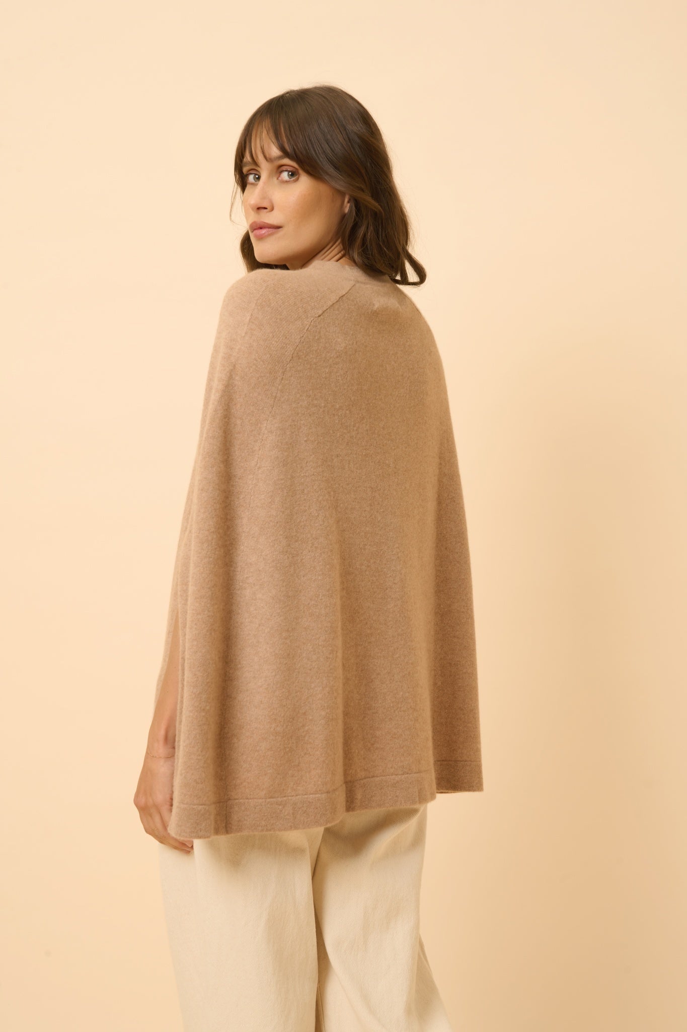 ALLOA round neck cape in heathered camel