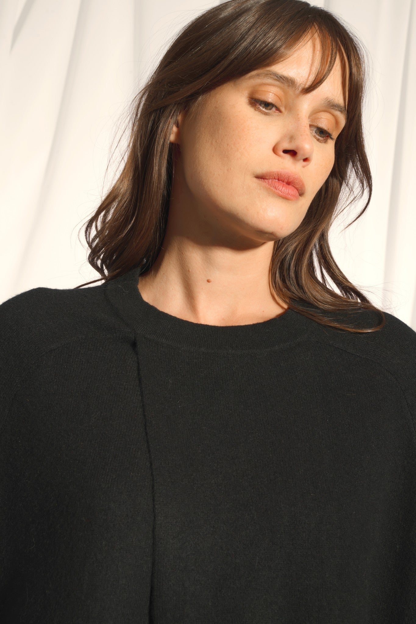 alloa cape ouverte col rond noir 100% cachemire