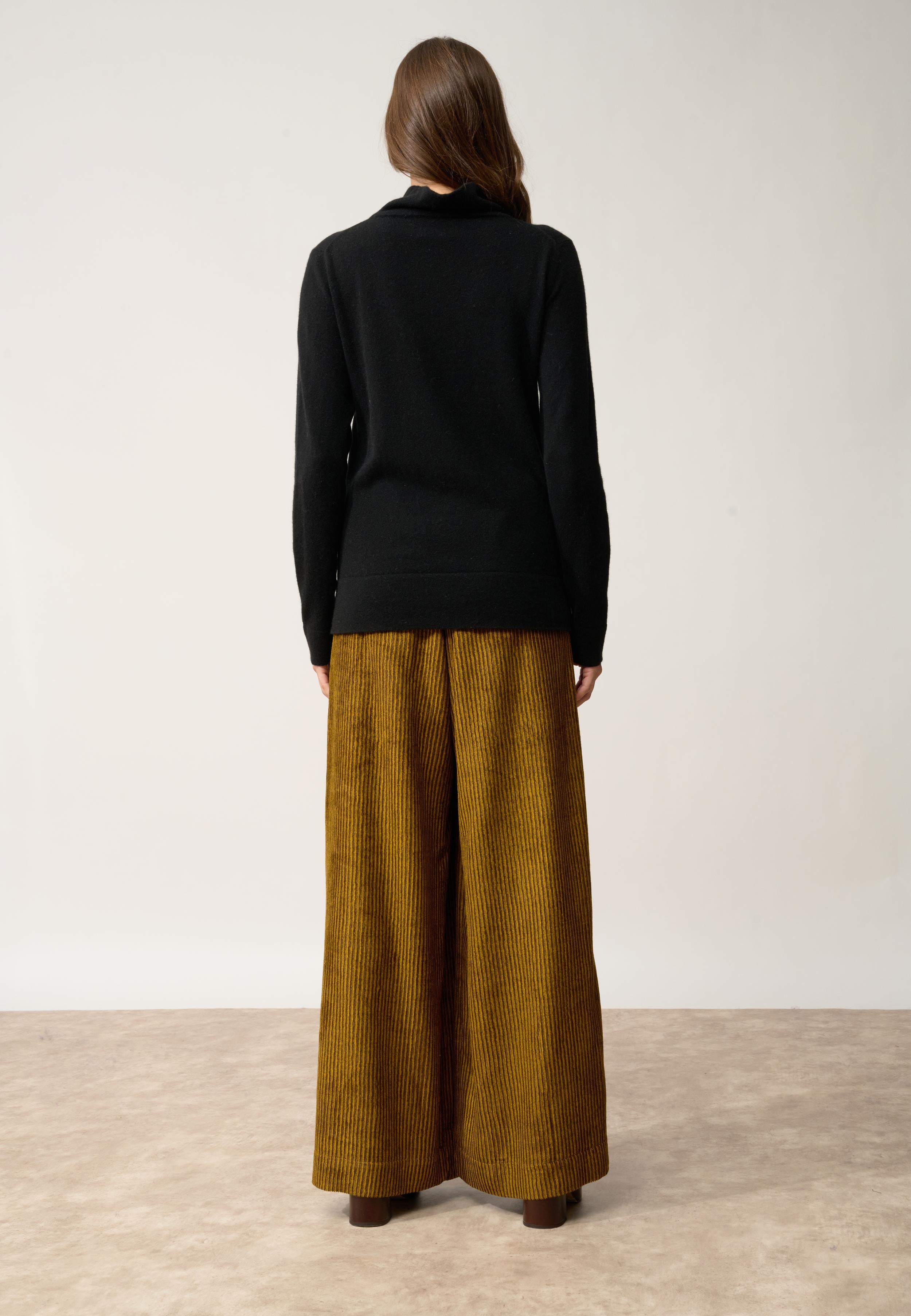 AMBRE pull col montant noir