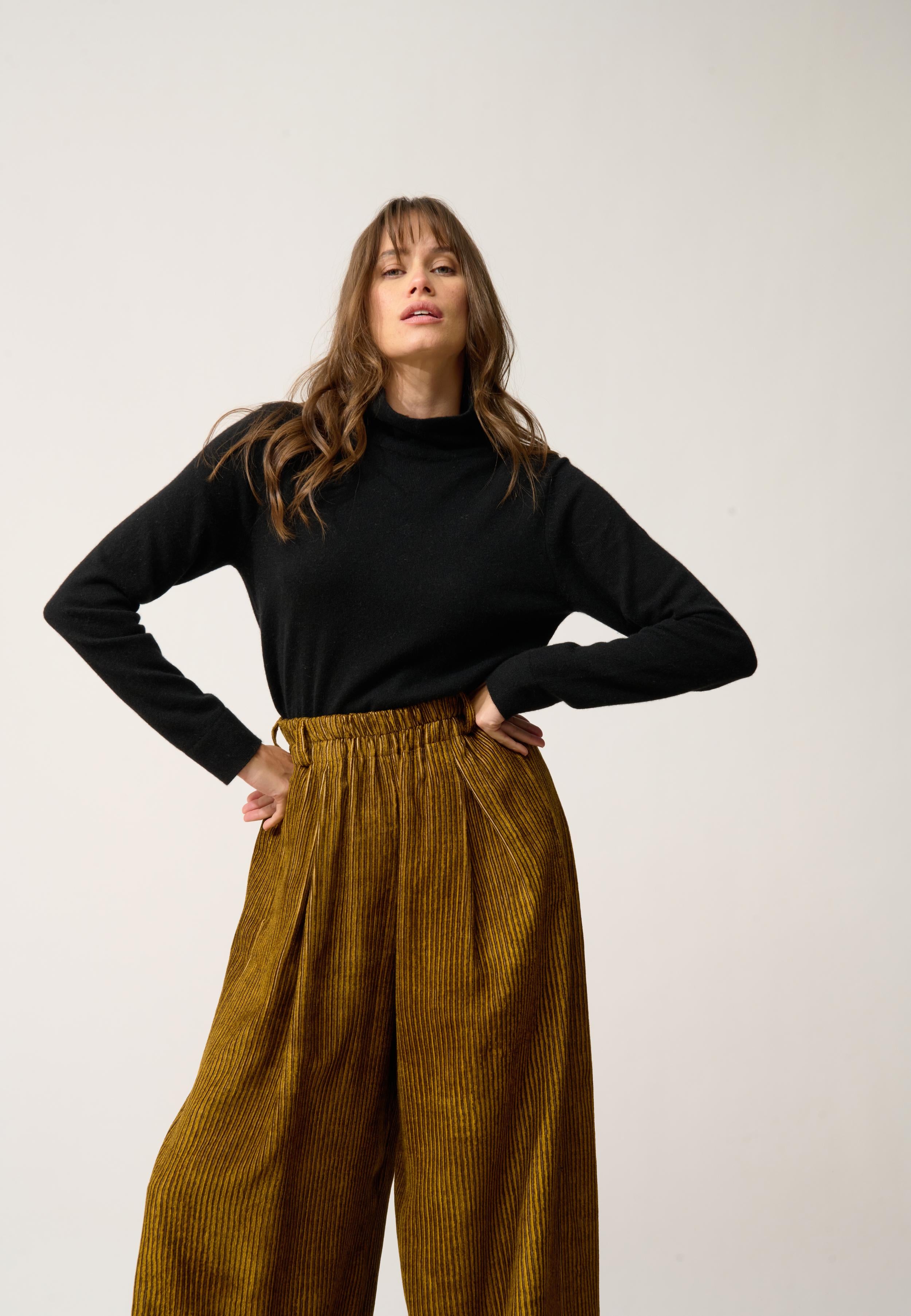 AMBRE pull col montant noir
