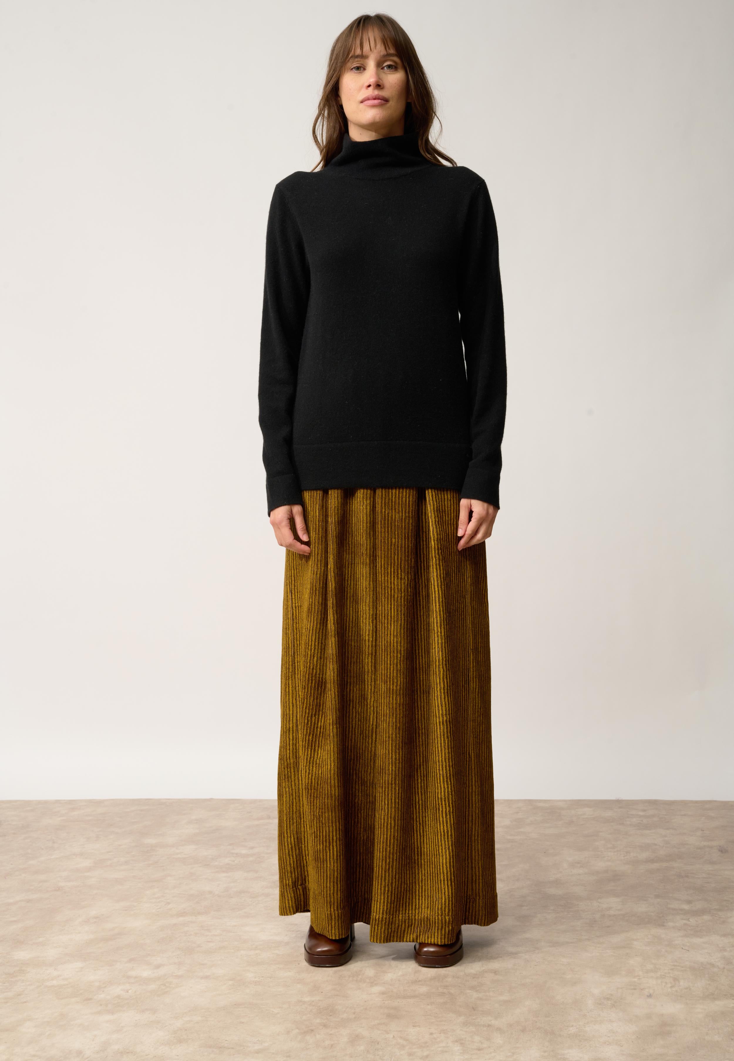 AMBRE pull col montant noir