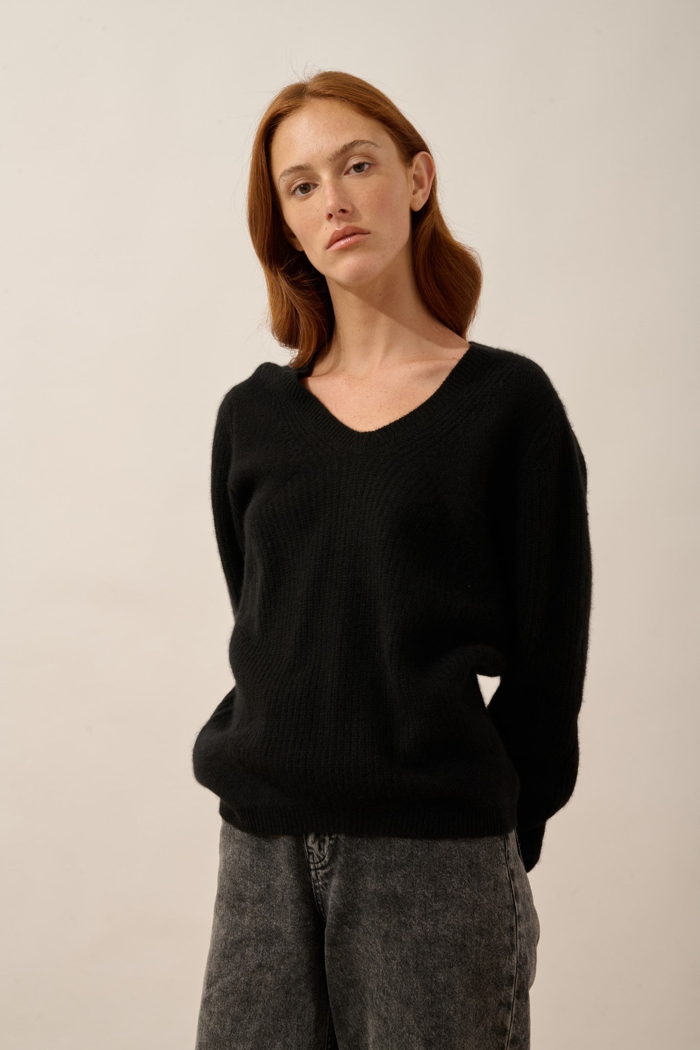 amrita pull col v 4 fils noir